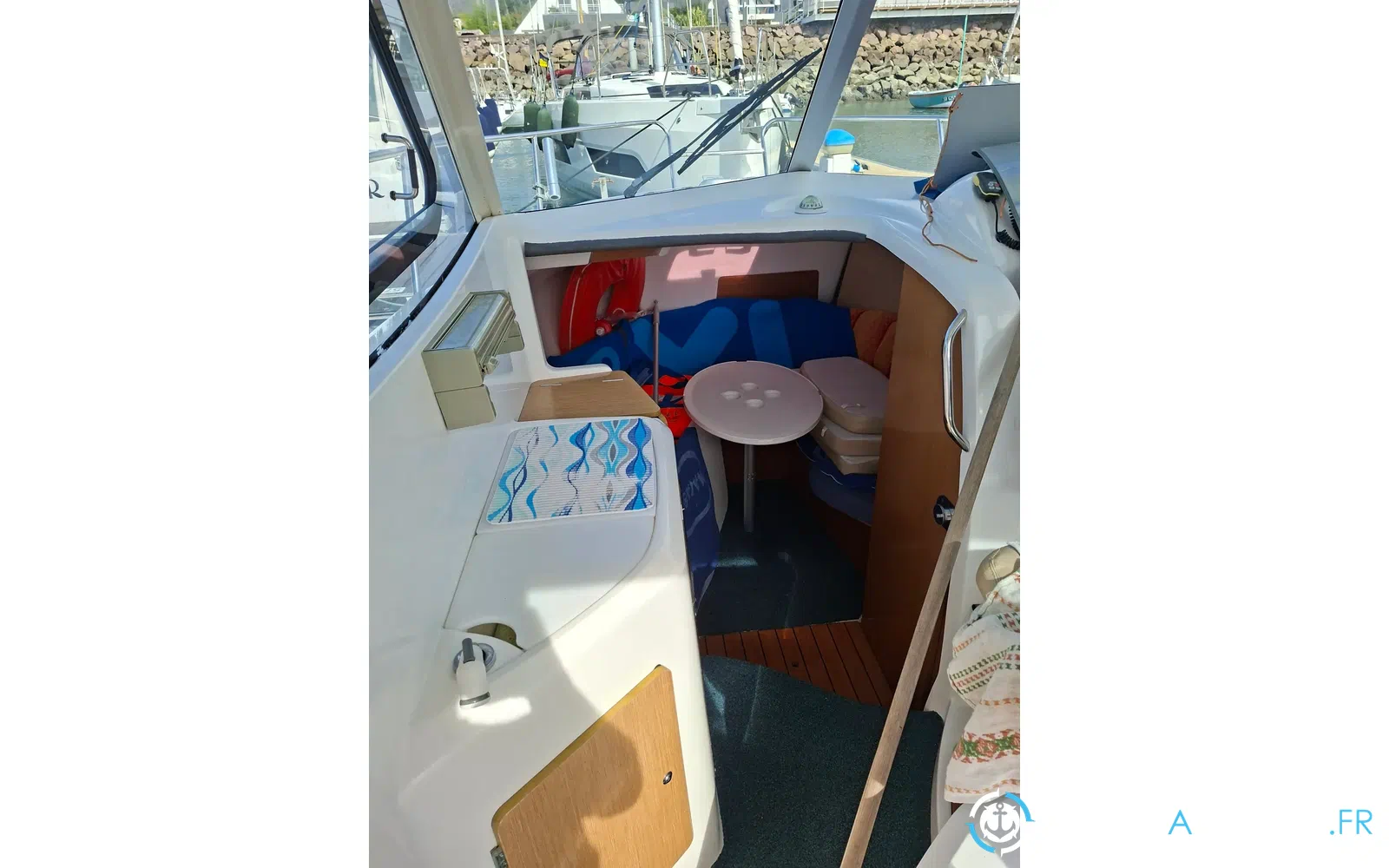 slider 23 Beneteau Antares 7