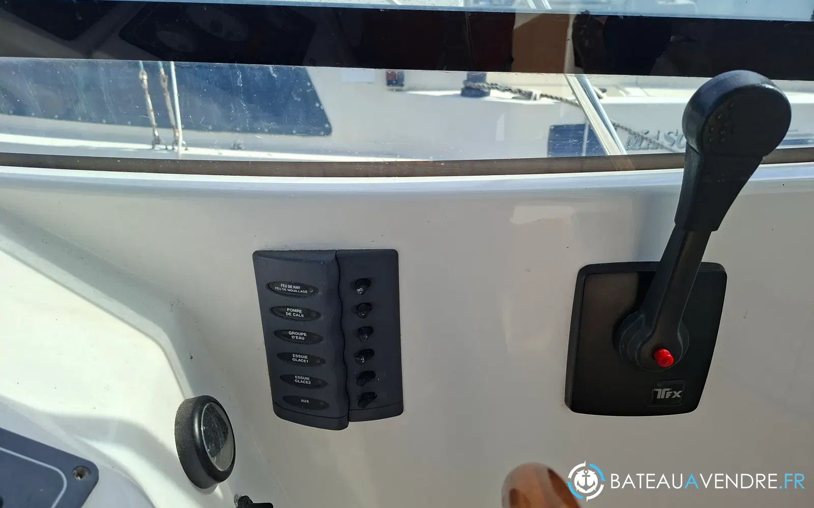 slider 10 Beneteau Antares 7