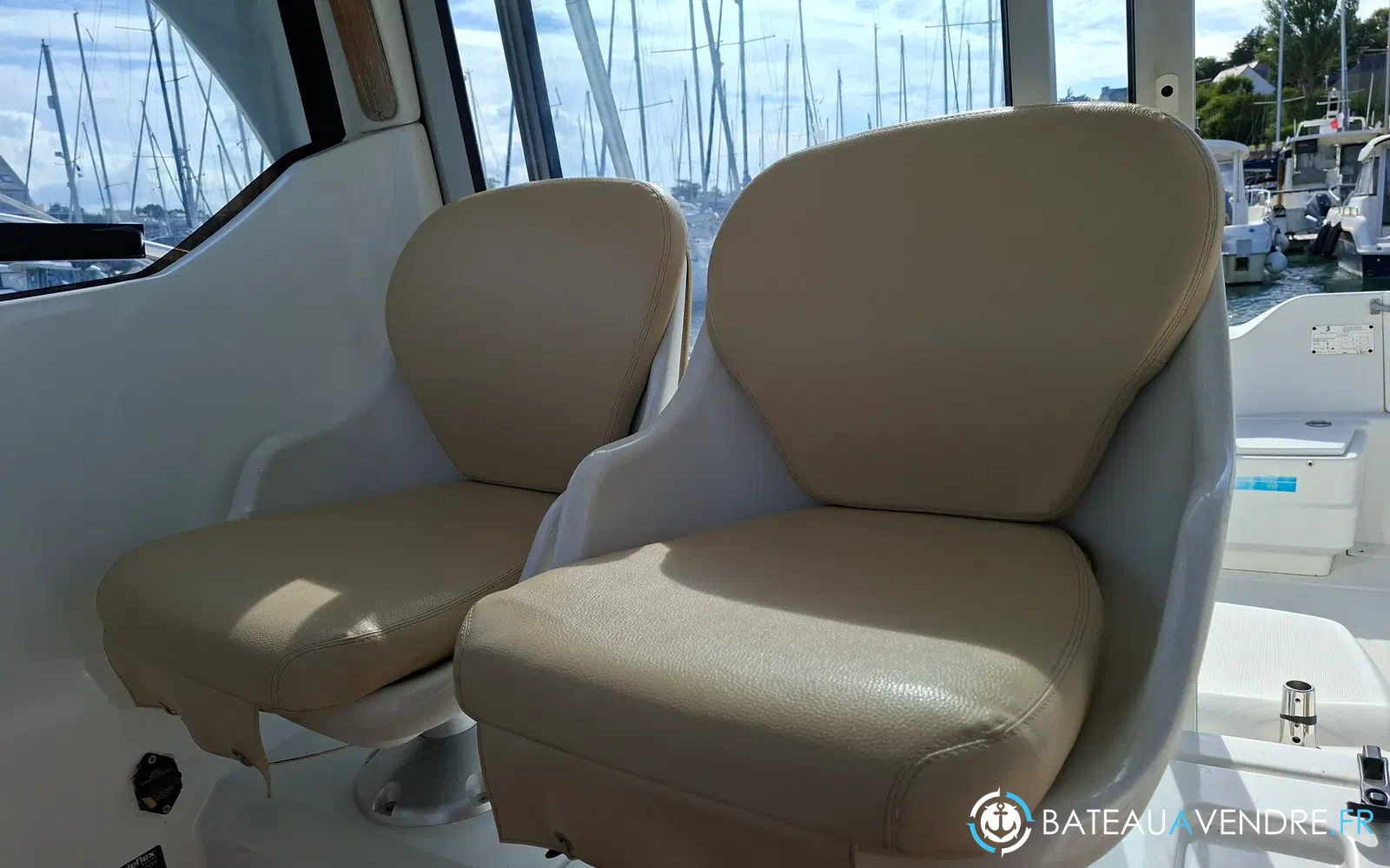 slider 18 Beneteau Antares 7