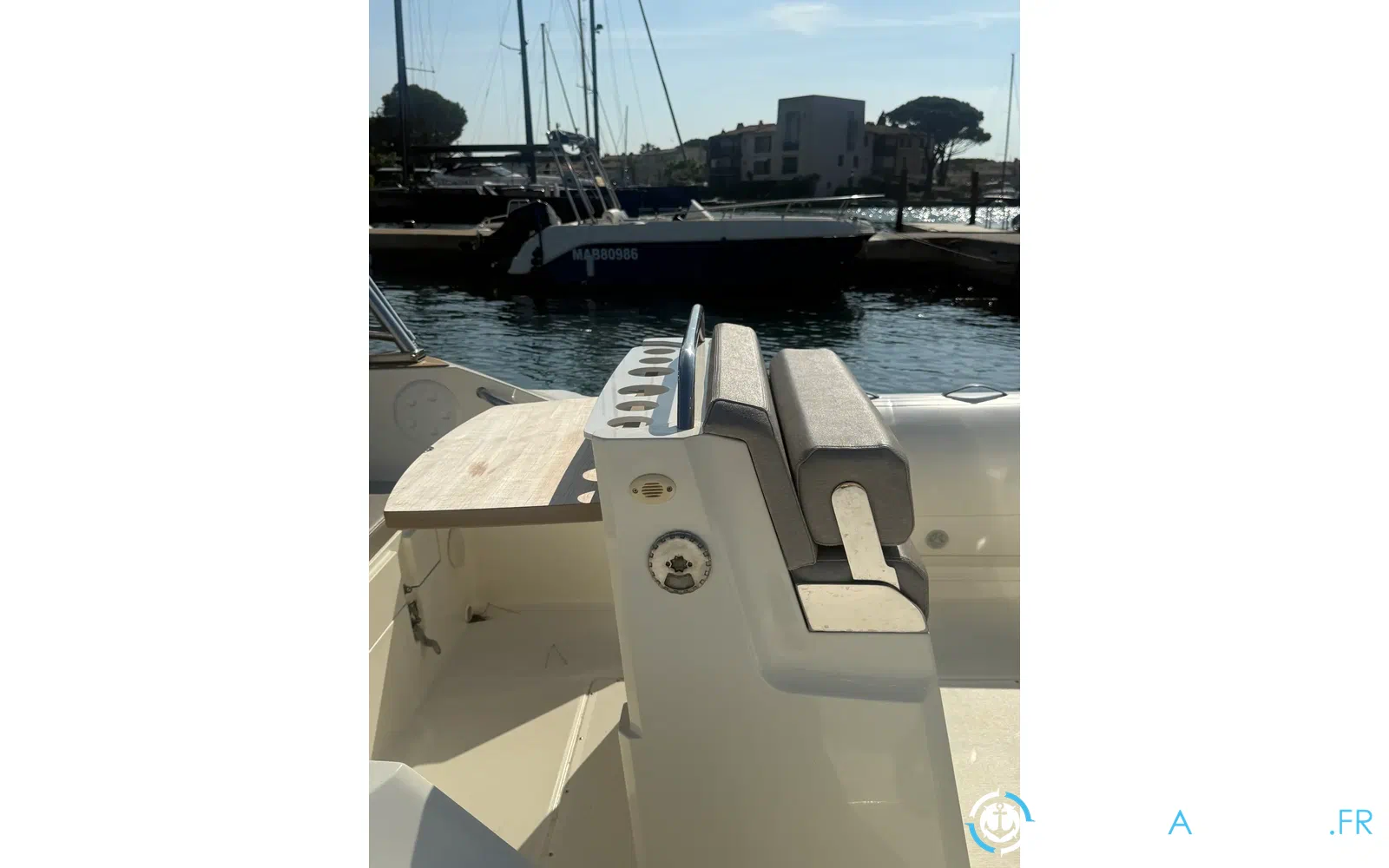 slider 19 Capelli Tempest 700 Luxe