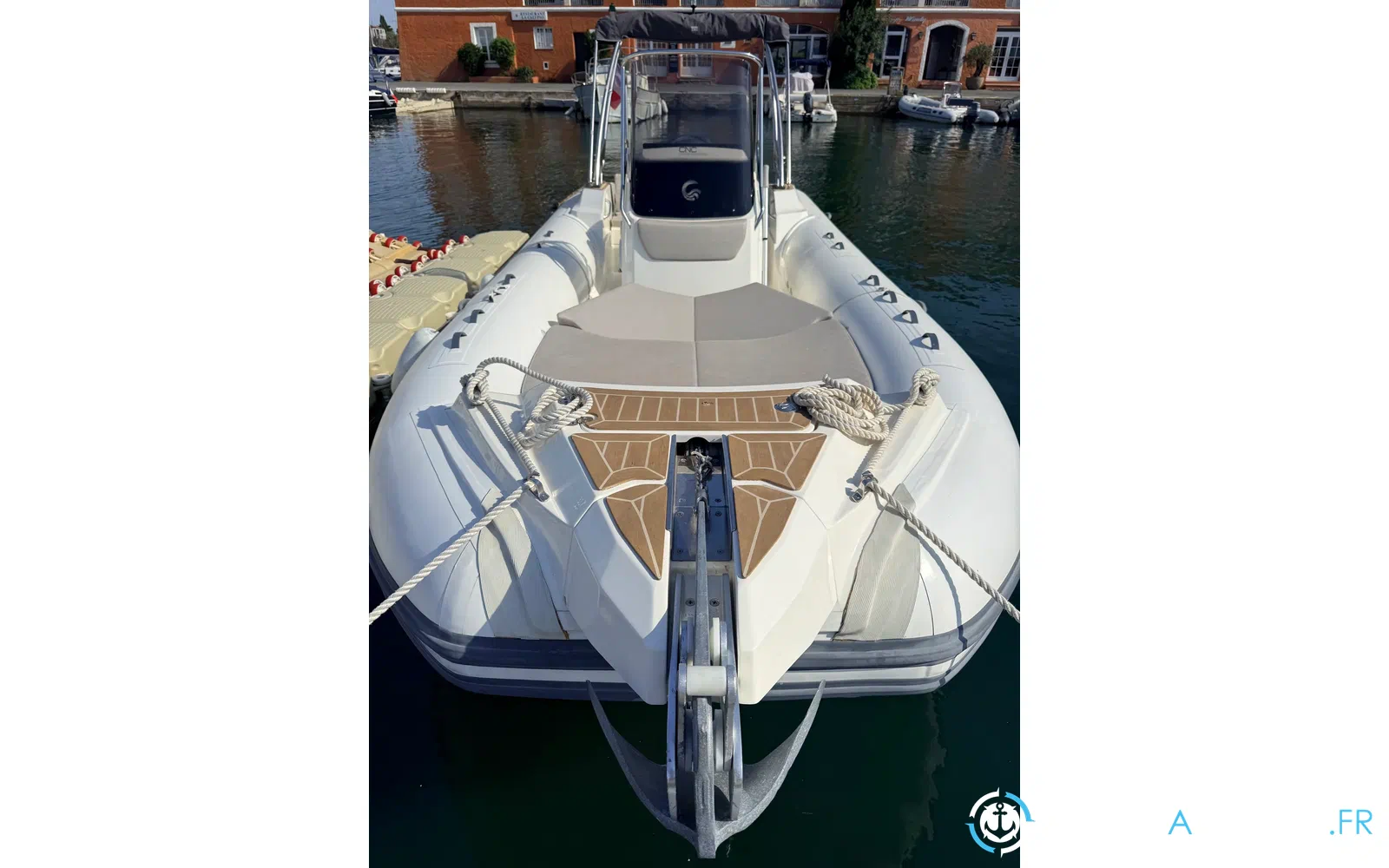 slider 1 Capelli Tempest 700 Luxe