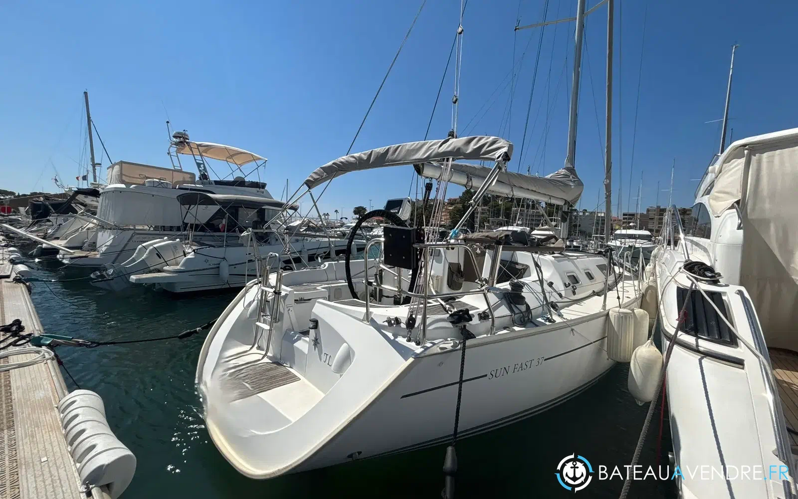 slider 0 Jeanneau Sun Fast 37