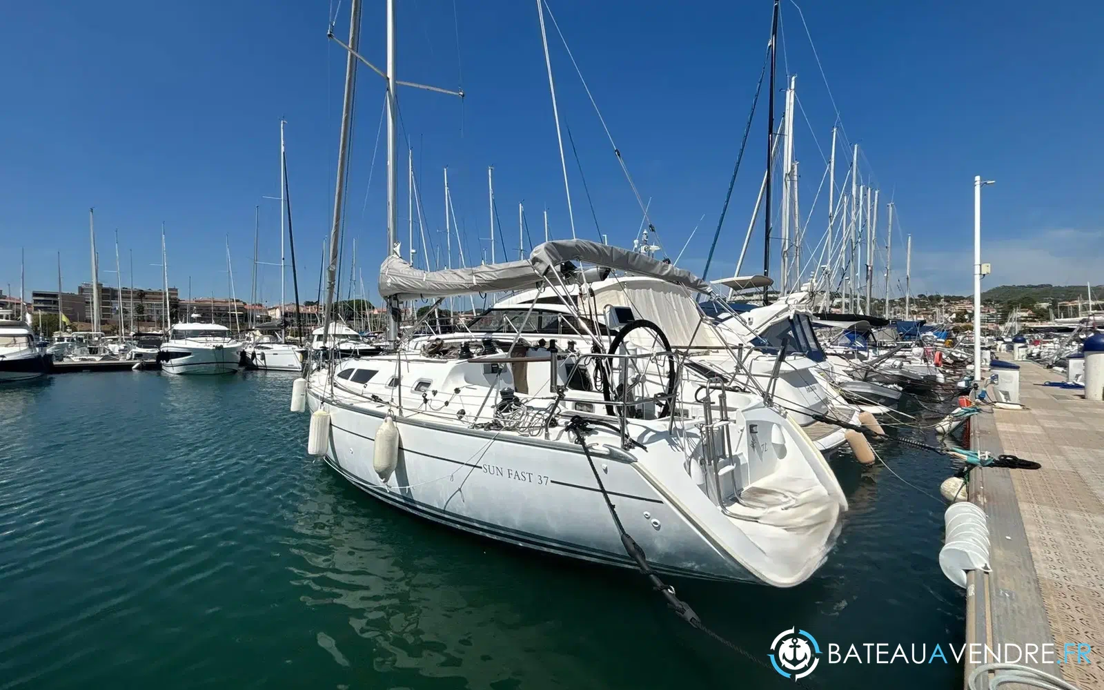 slider 1 Jeanneau Sun Fast 37