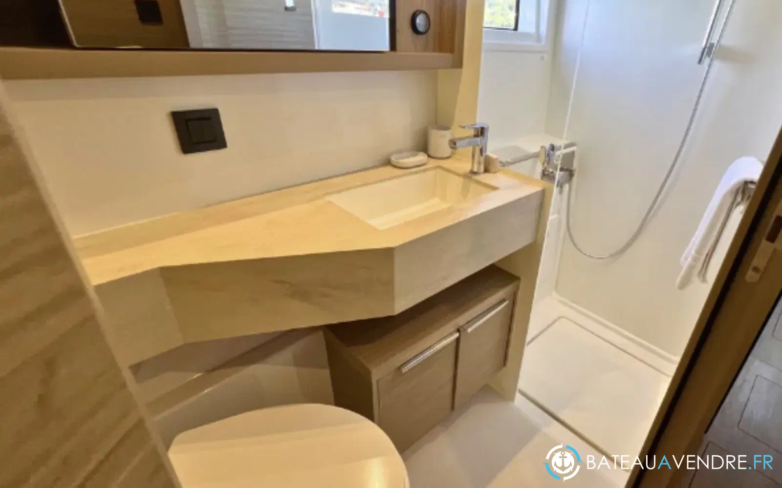 slider 28 Lagoon 46