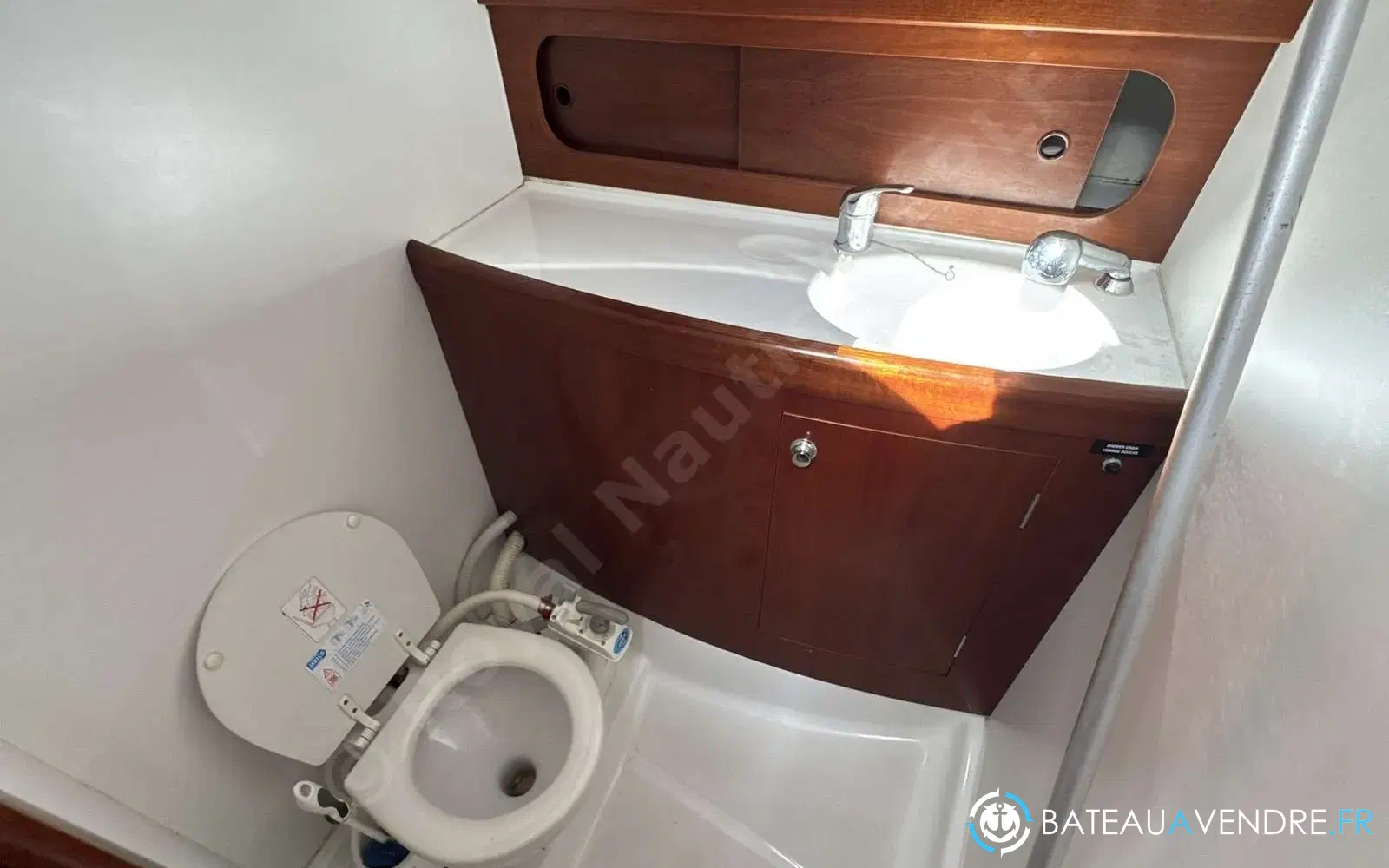 slider 15 Beneteau Antares Serie 9