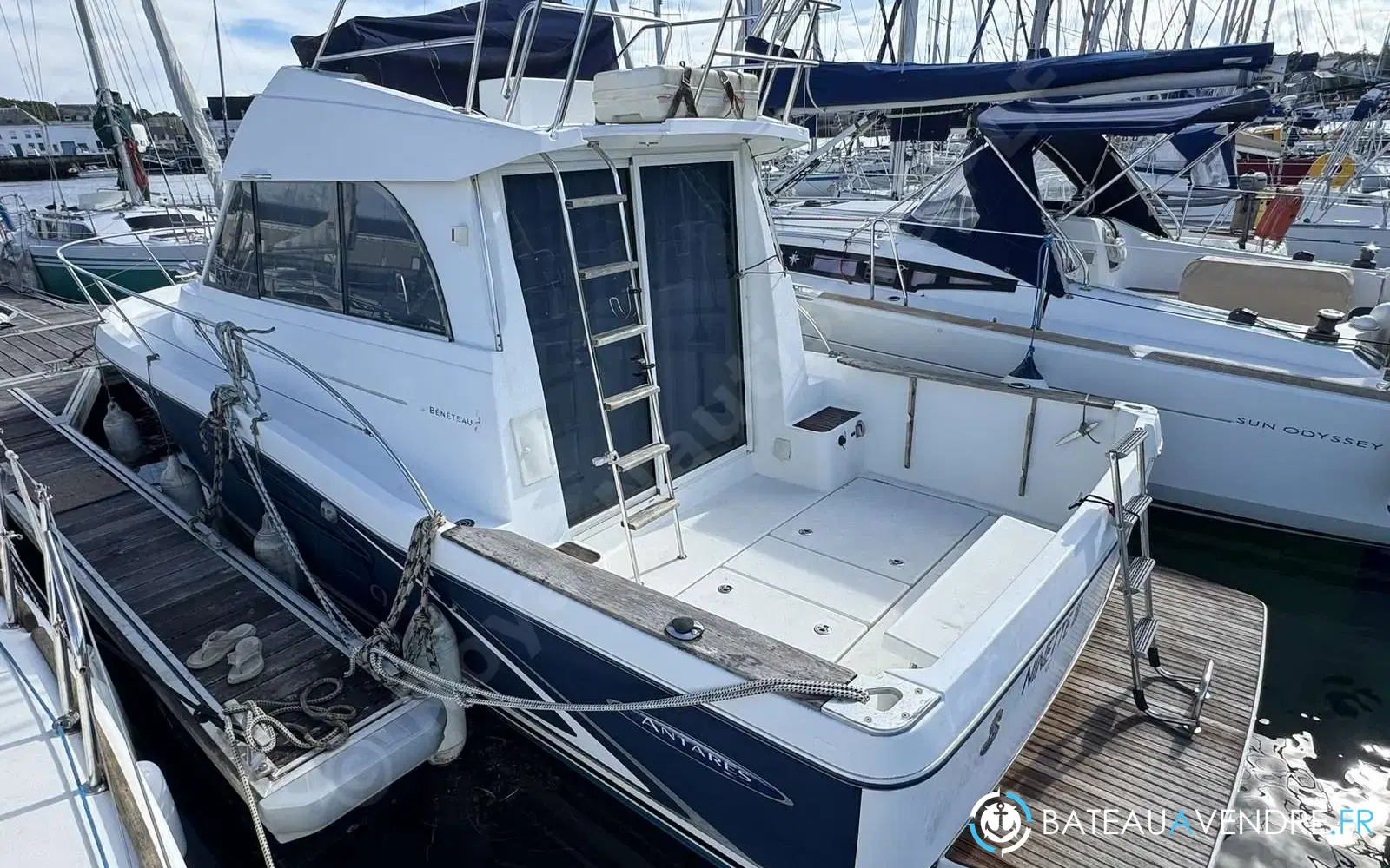 slider 2 Beneteau Antares Serie 9