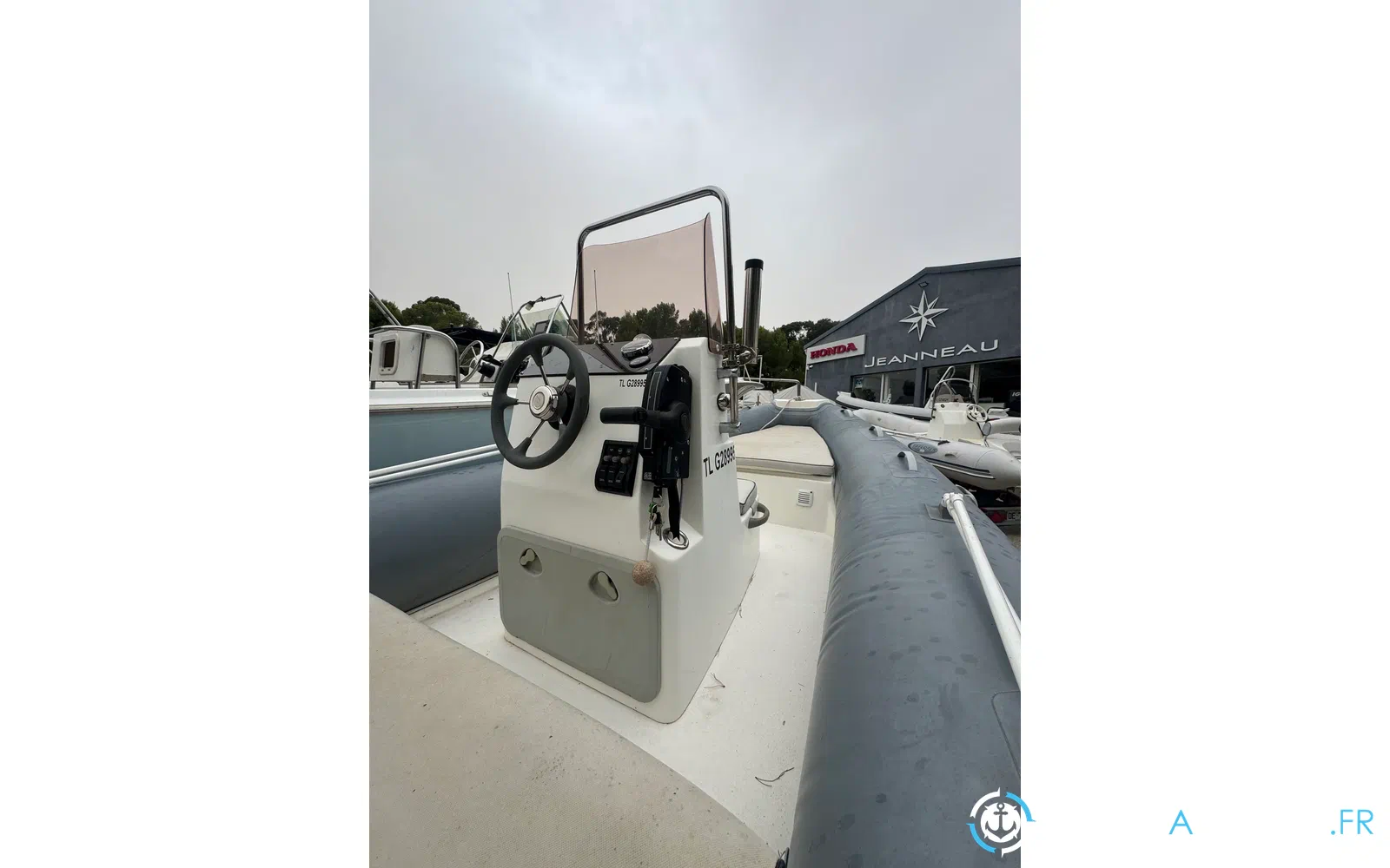 slider 3 Flyer F16