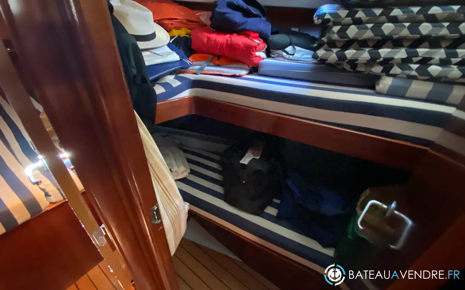 slider 15 Beneteau Oceanis 411 Celebration