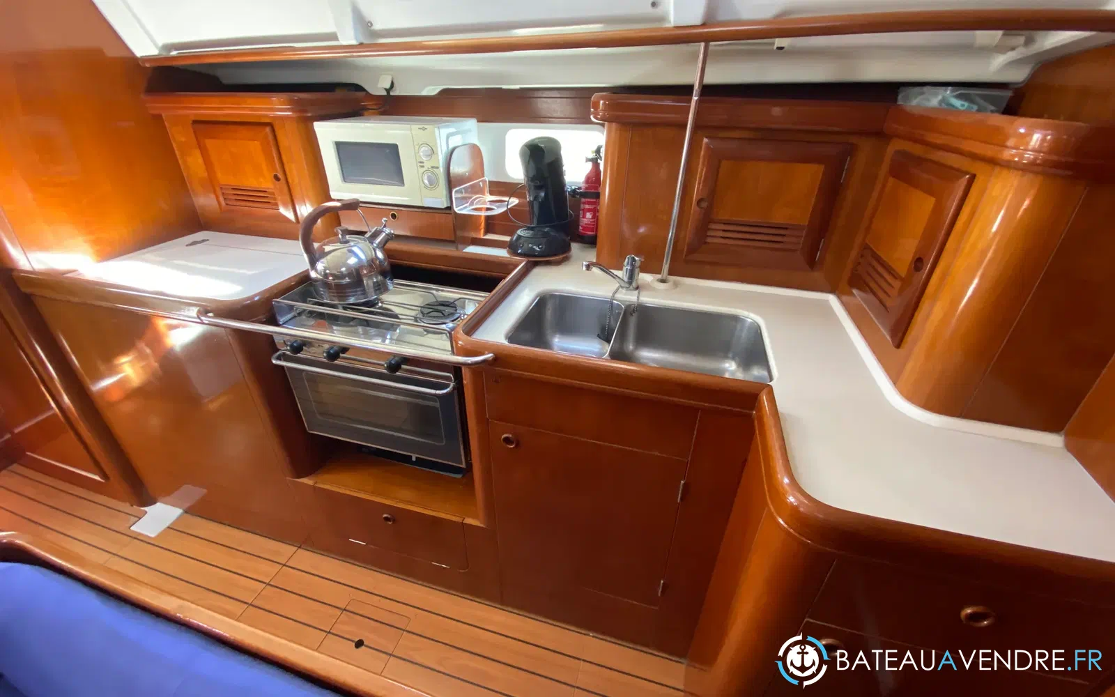 slider 1 Beneteau Oceanis 411 Celebration