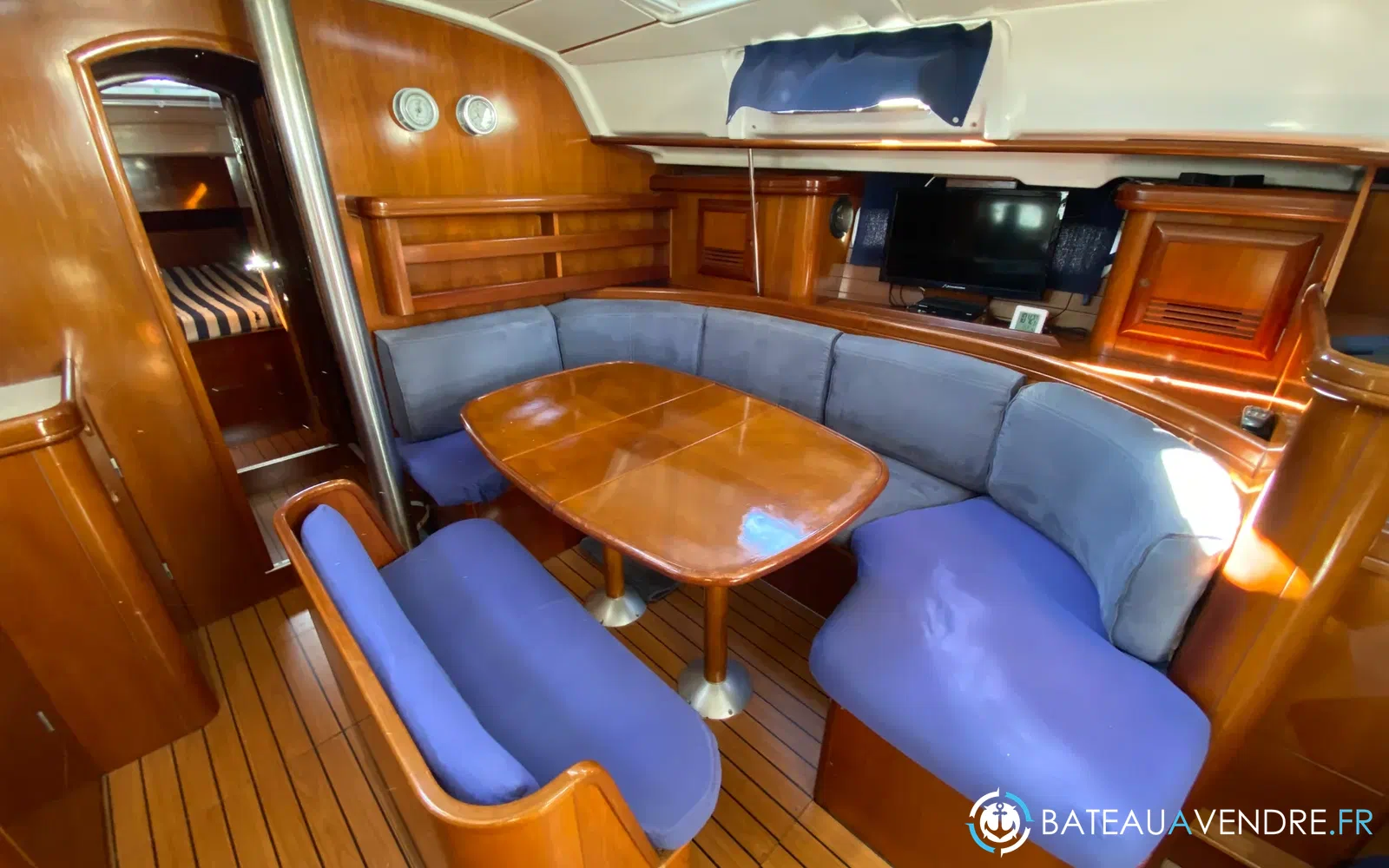 slider 4 Beneteau Oceanis 411 Celebration