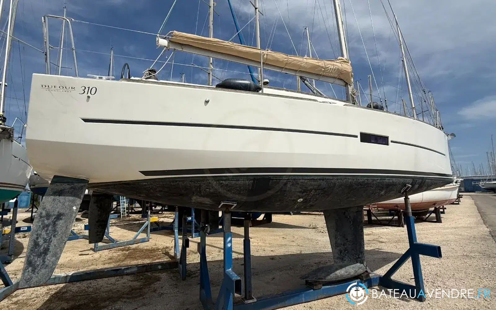 slider 35 Dufour 310 Grand Large