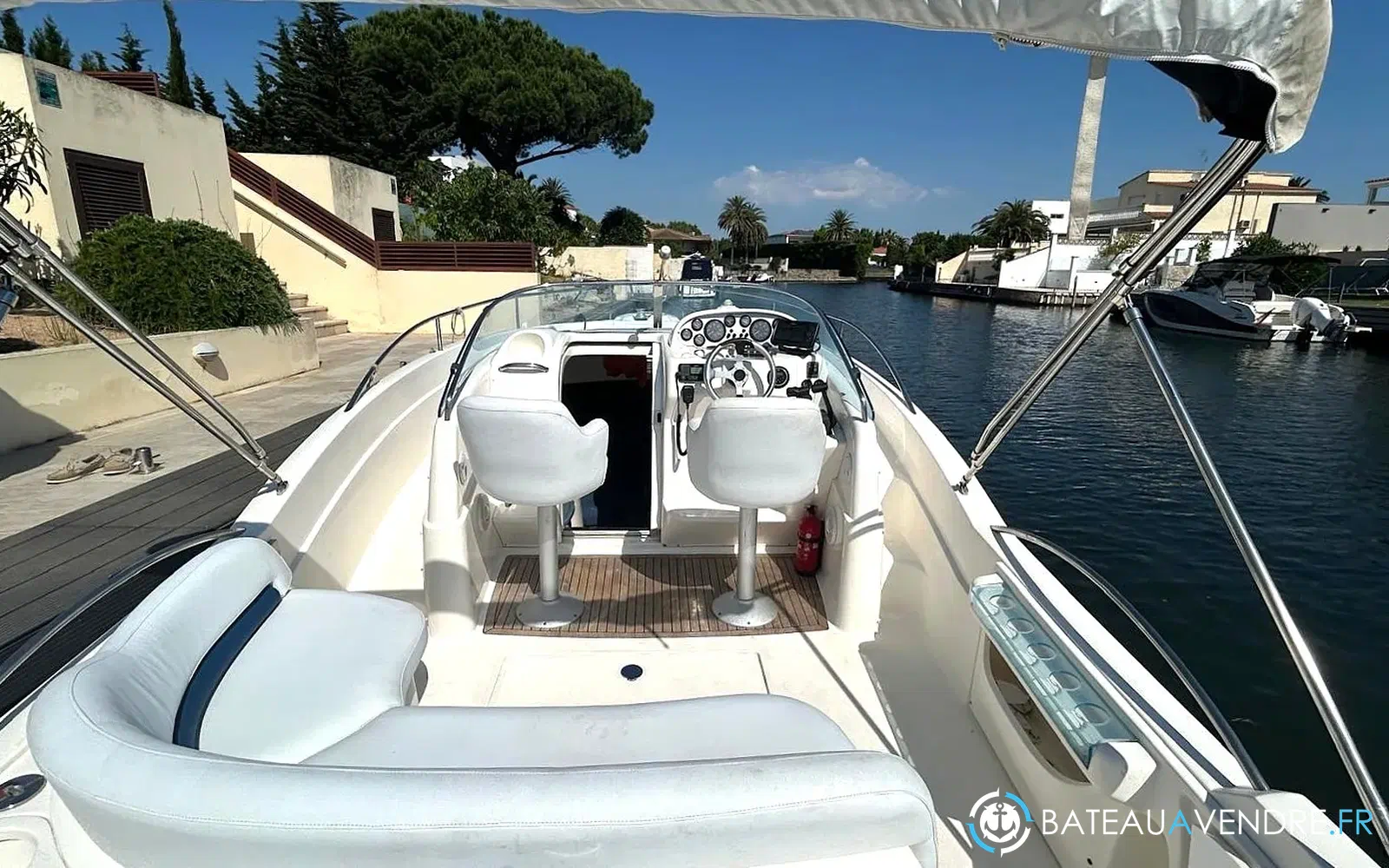 slider 3 Rio Yachts 850 Cruiser