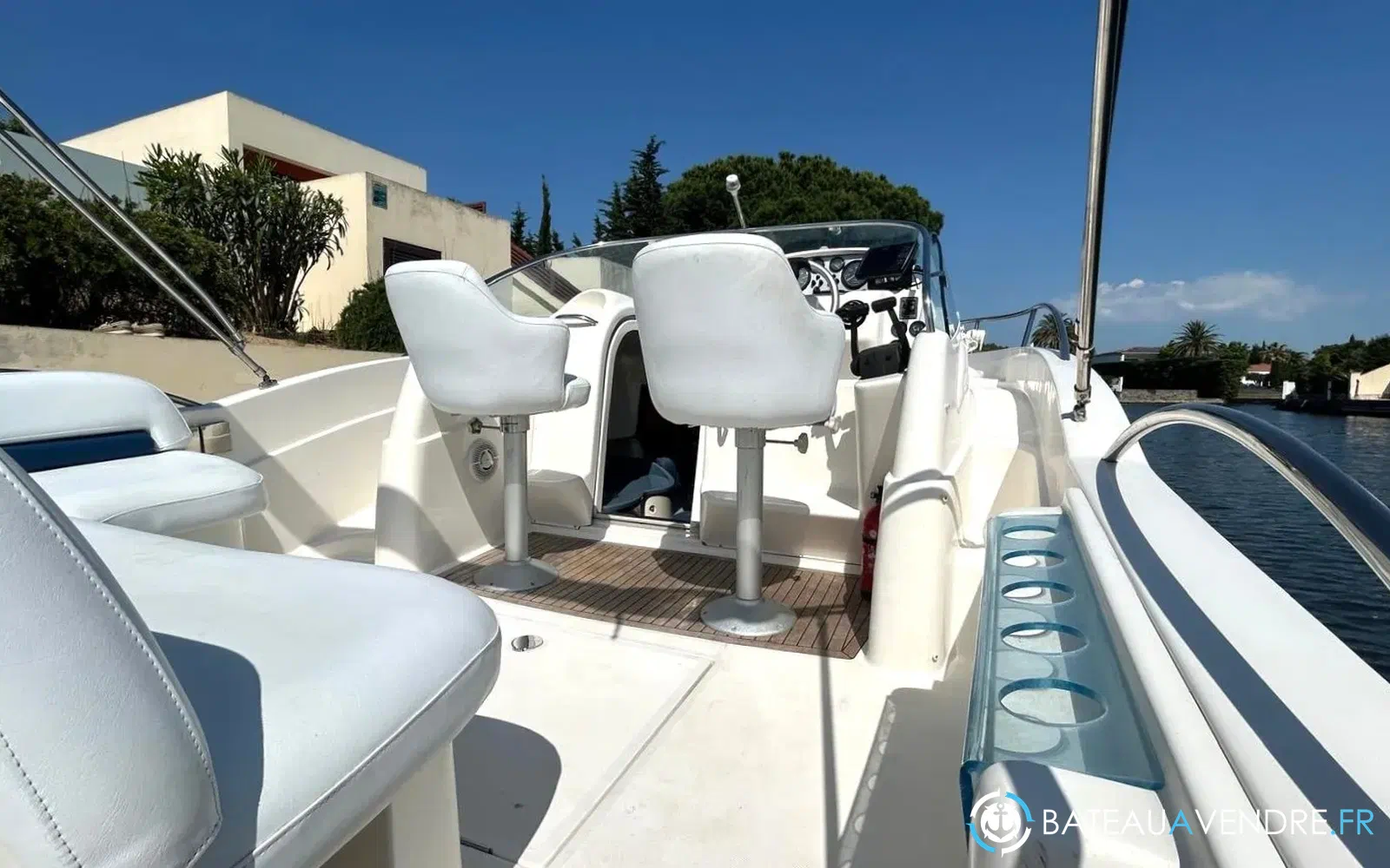 slider 4 Rio Yachts 850 Cruiser