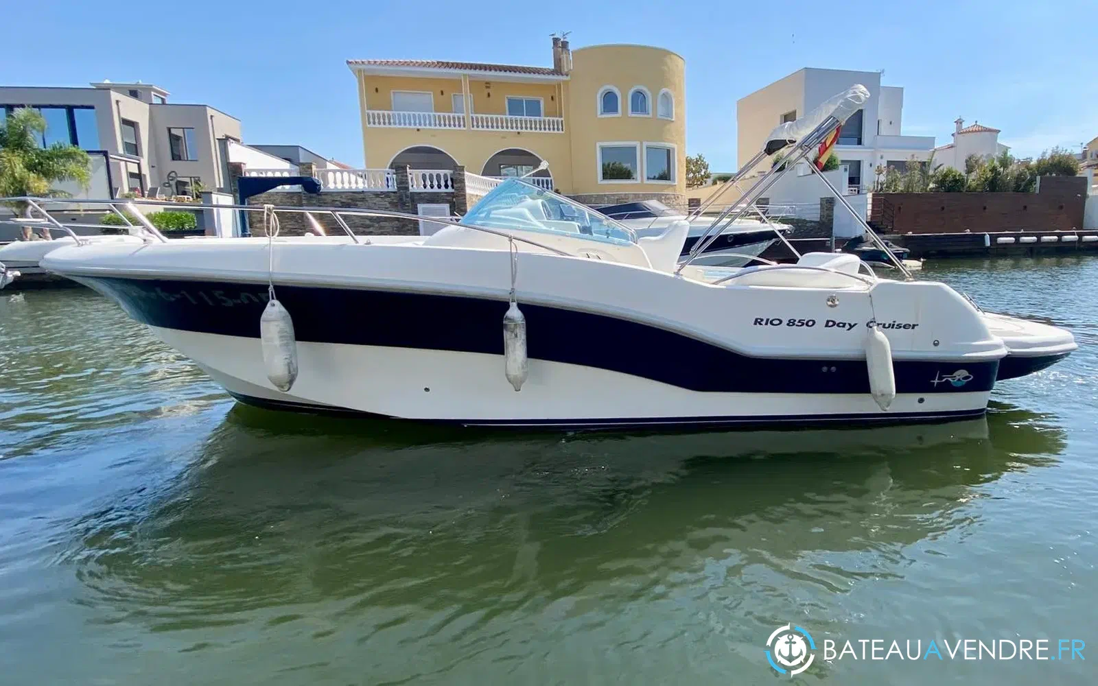 slider 0 Rio Yachts 850 Cruiser