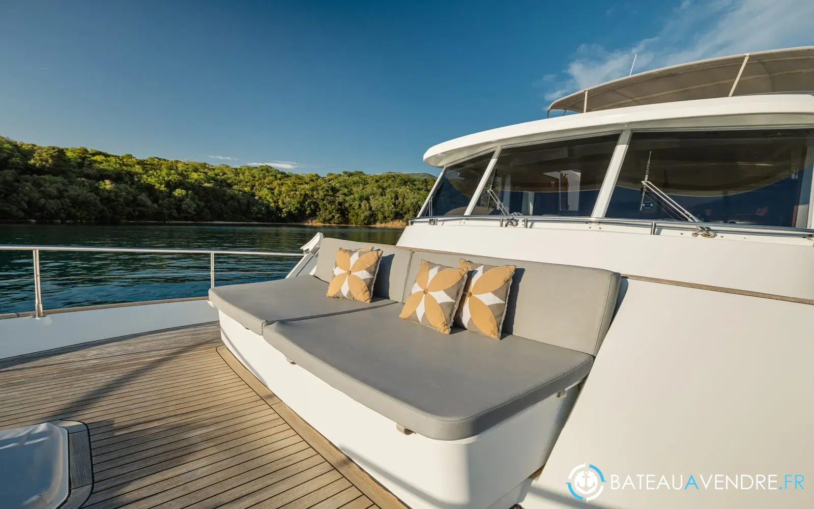slider 14 Beneteau Swift Trawler 52