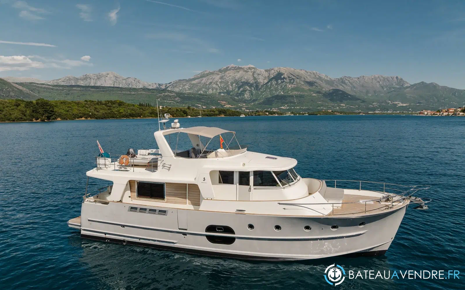slider 0 Beneteau Swift Trawler 52