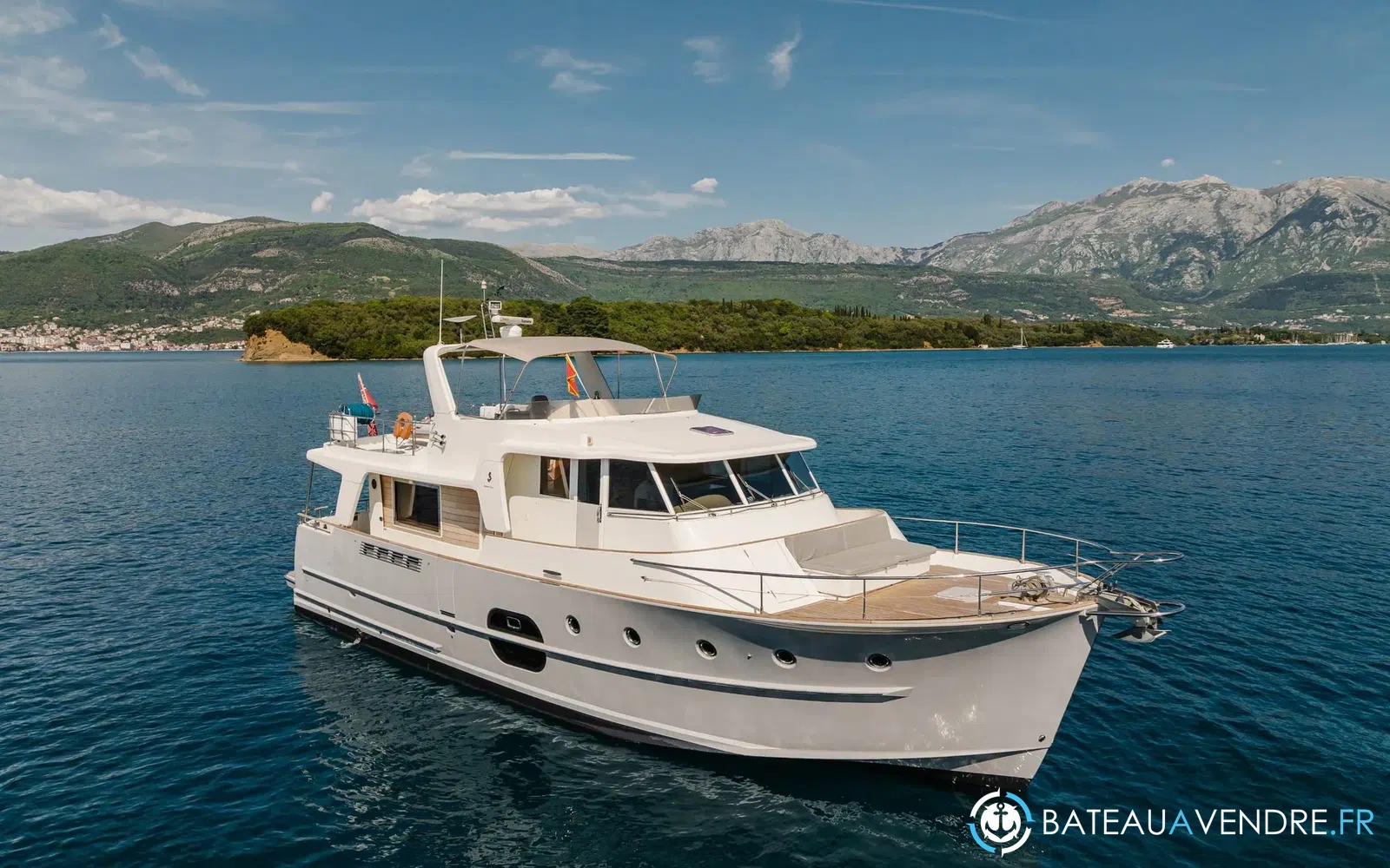 slider 1 Beneteau Swift Trawler 52