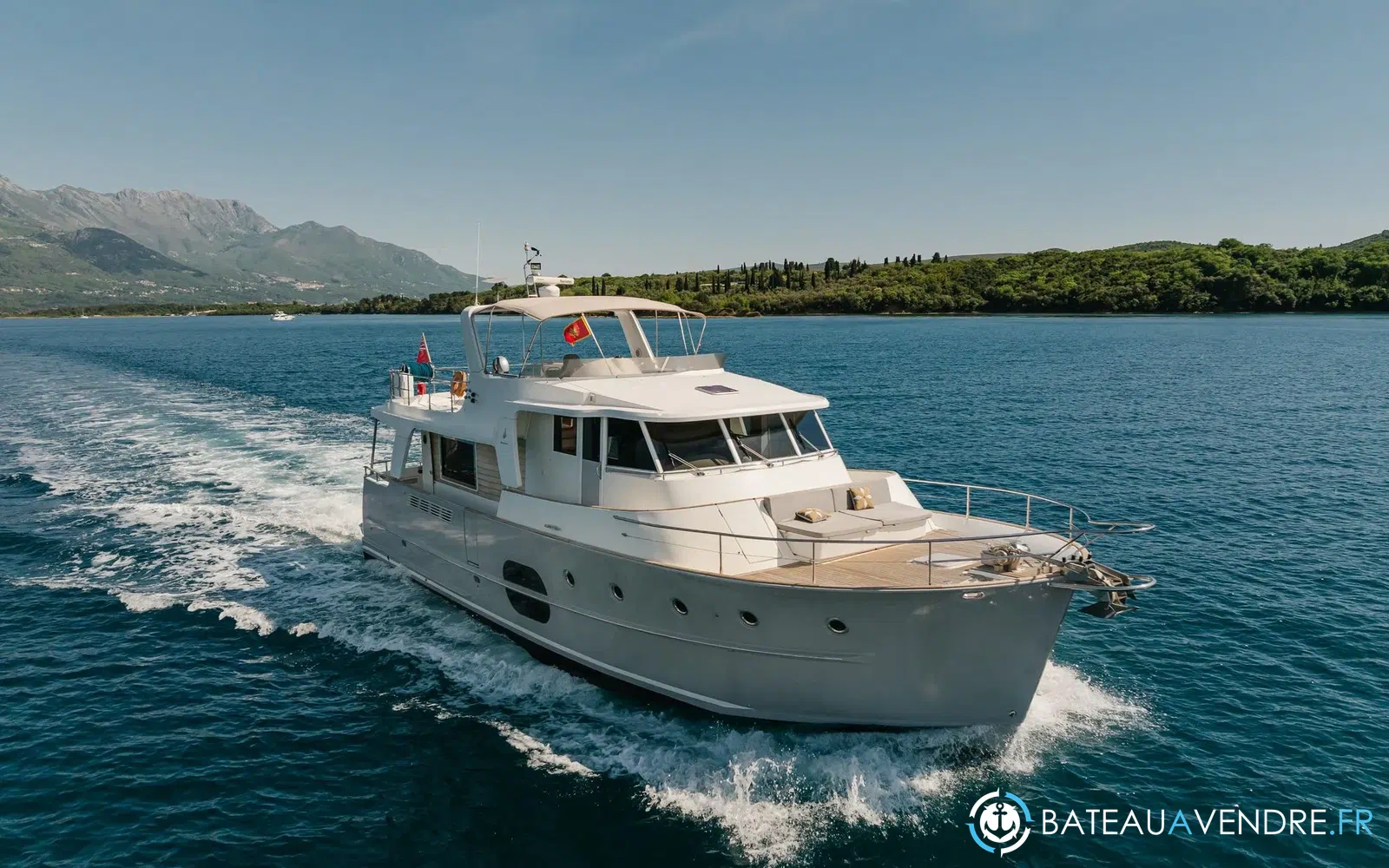 slider 3 Beneteau Swift Trawler 52