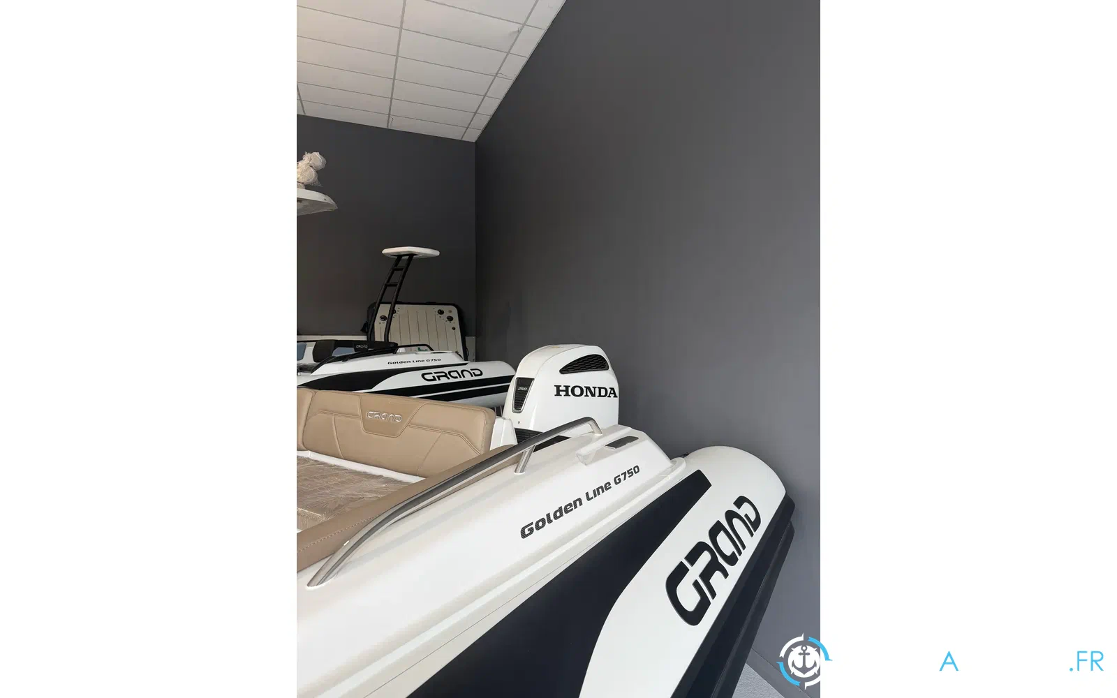 slider 4 Grand Golden Line G750