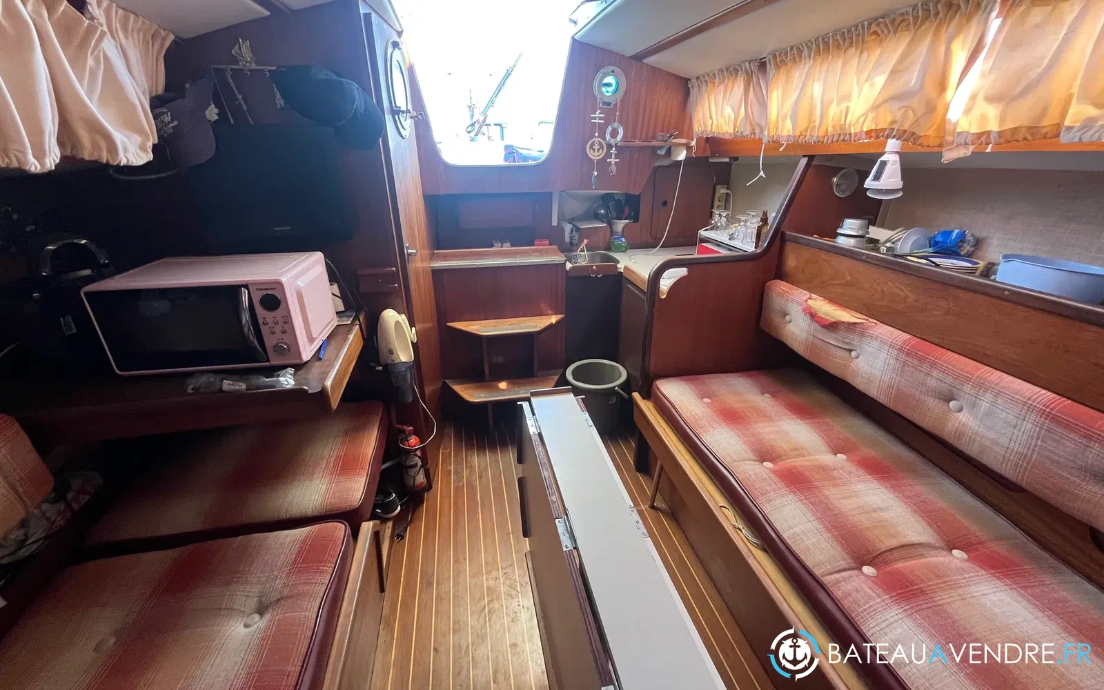slider 12 Jeanneau Aquila