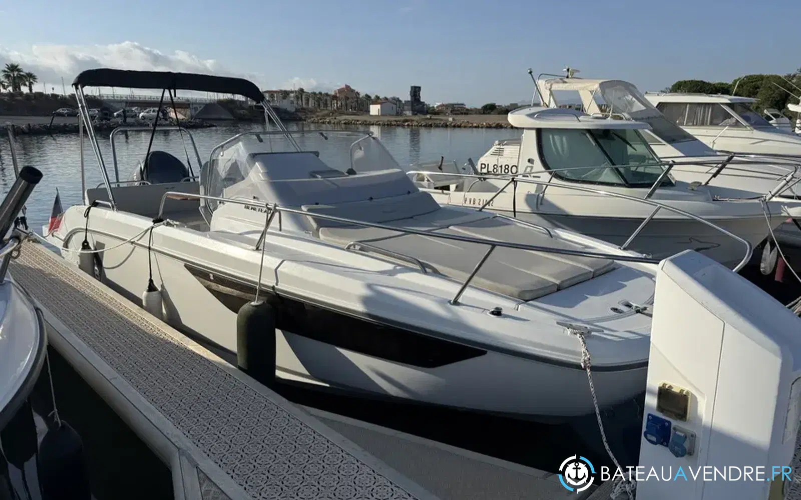 slider 1 Beneteau Flyer 8 SUNdeck