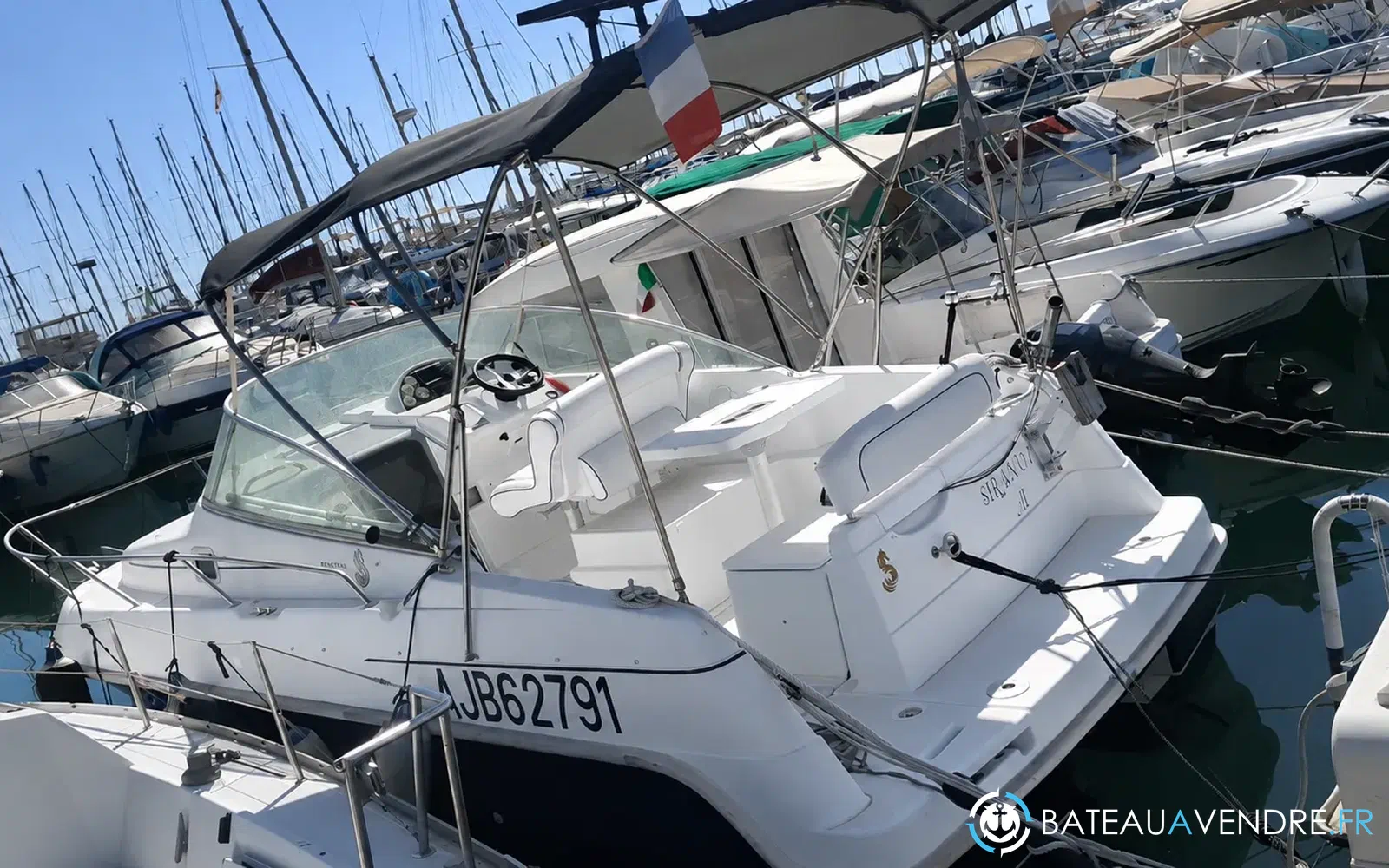 slider 1 Beneteau Flyer 701
