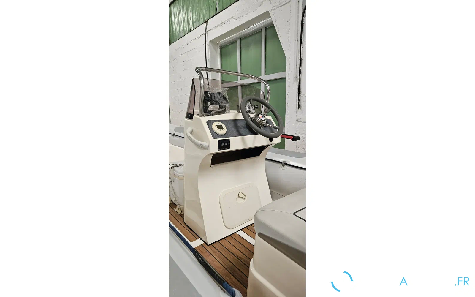 slider 5 Valiant 520 Vanguard