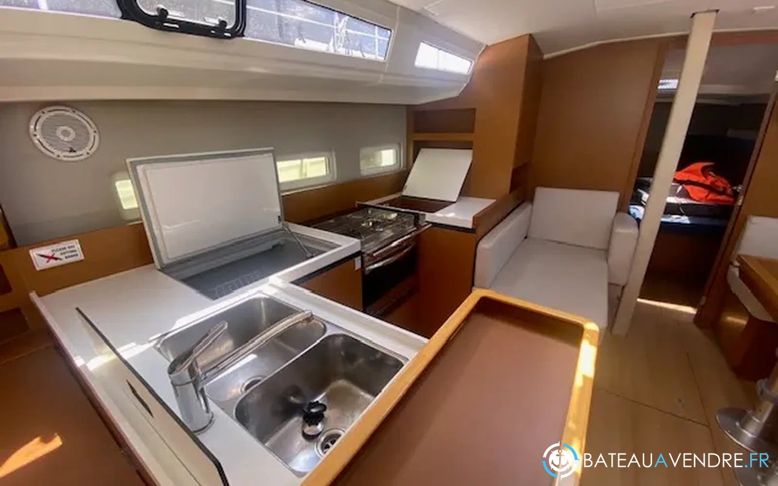 slider 18 Jeanneau Sun Odyssey 410