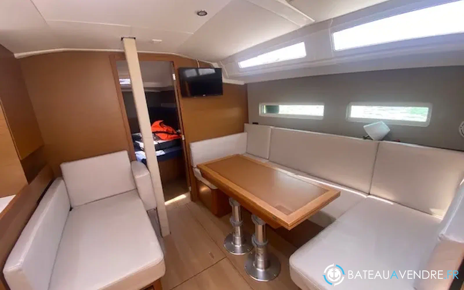 slider 19 Jeanneau Sun Odyssey 410