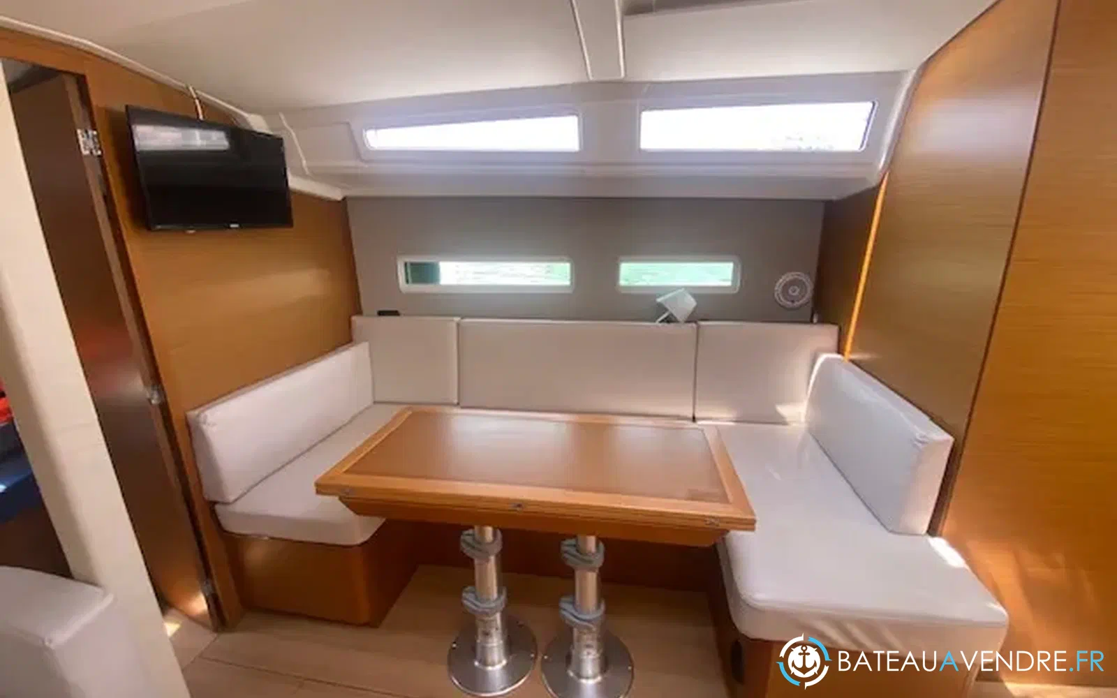 slider 21 Jeanneau Sun Odyssey 410