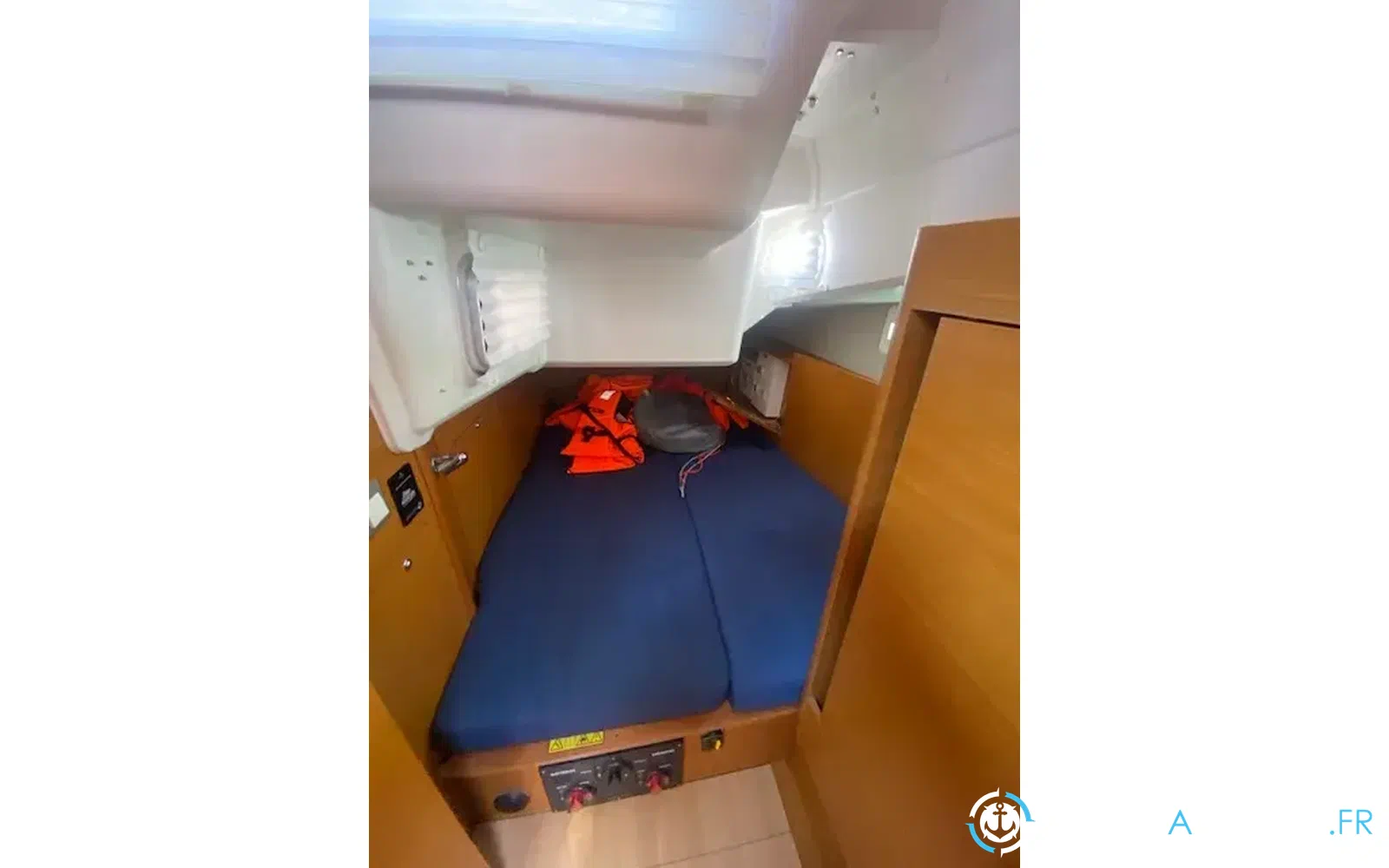 slider 28 Jeanneau Sun Odyssey 410