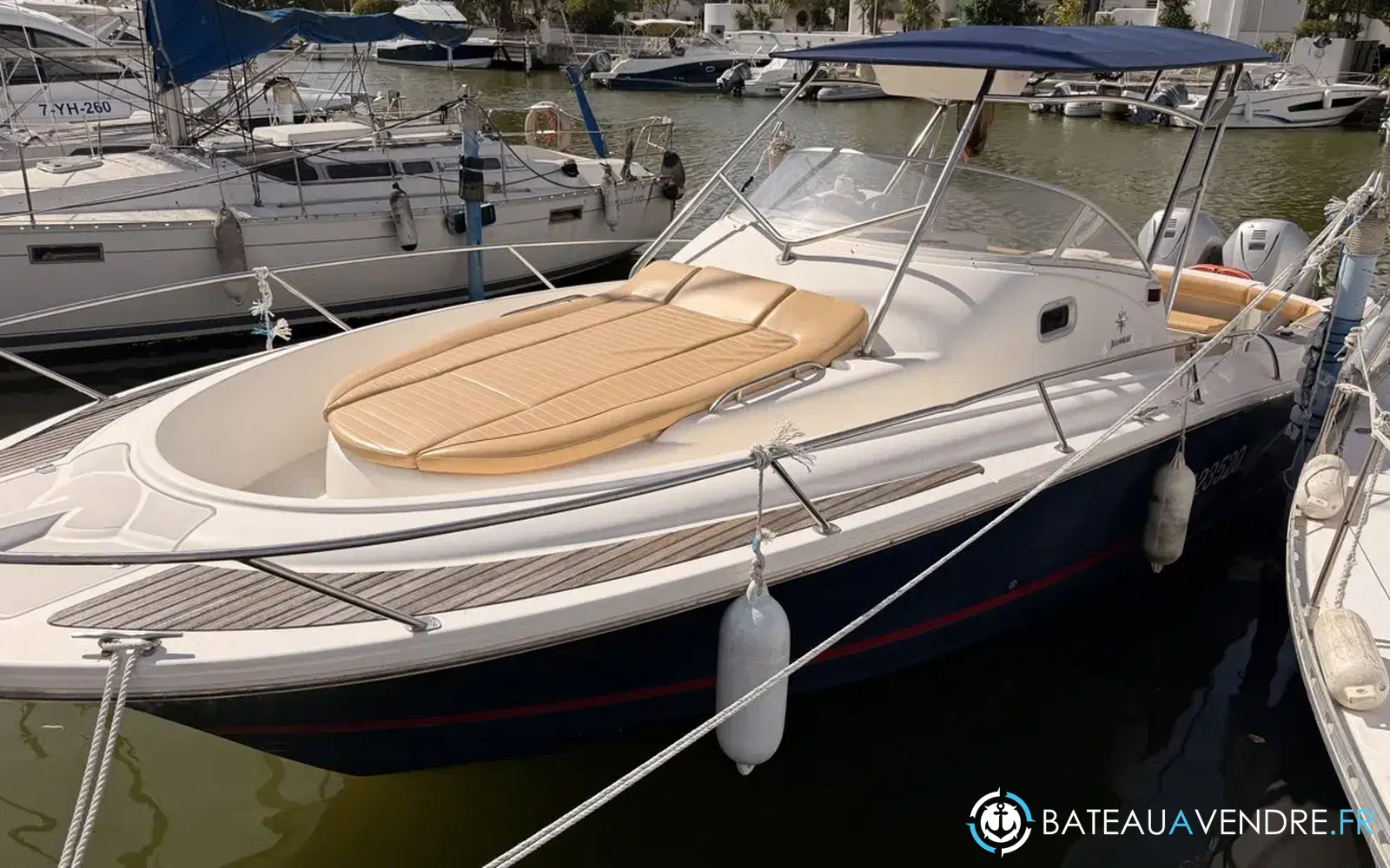 slider 1 Jeanneau Cap Camarat 925 WA