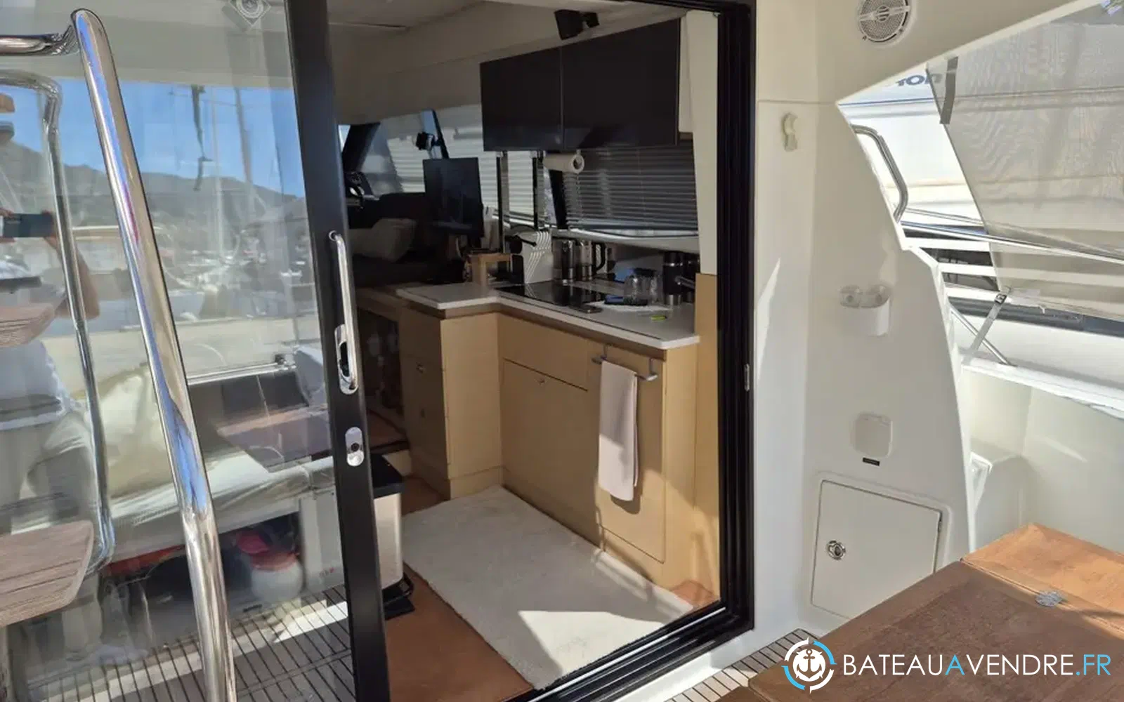 slider 15 Prestige Yachts 420 Fly