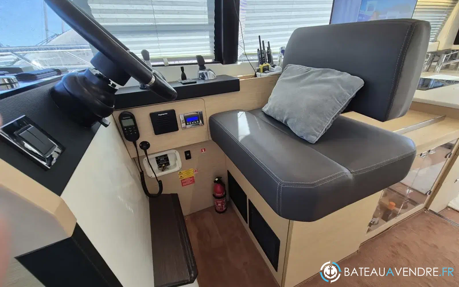 slider 21 Prestige Yachts 420 Fly