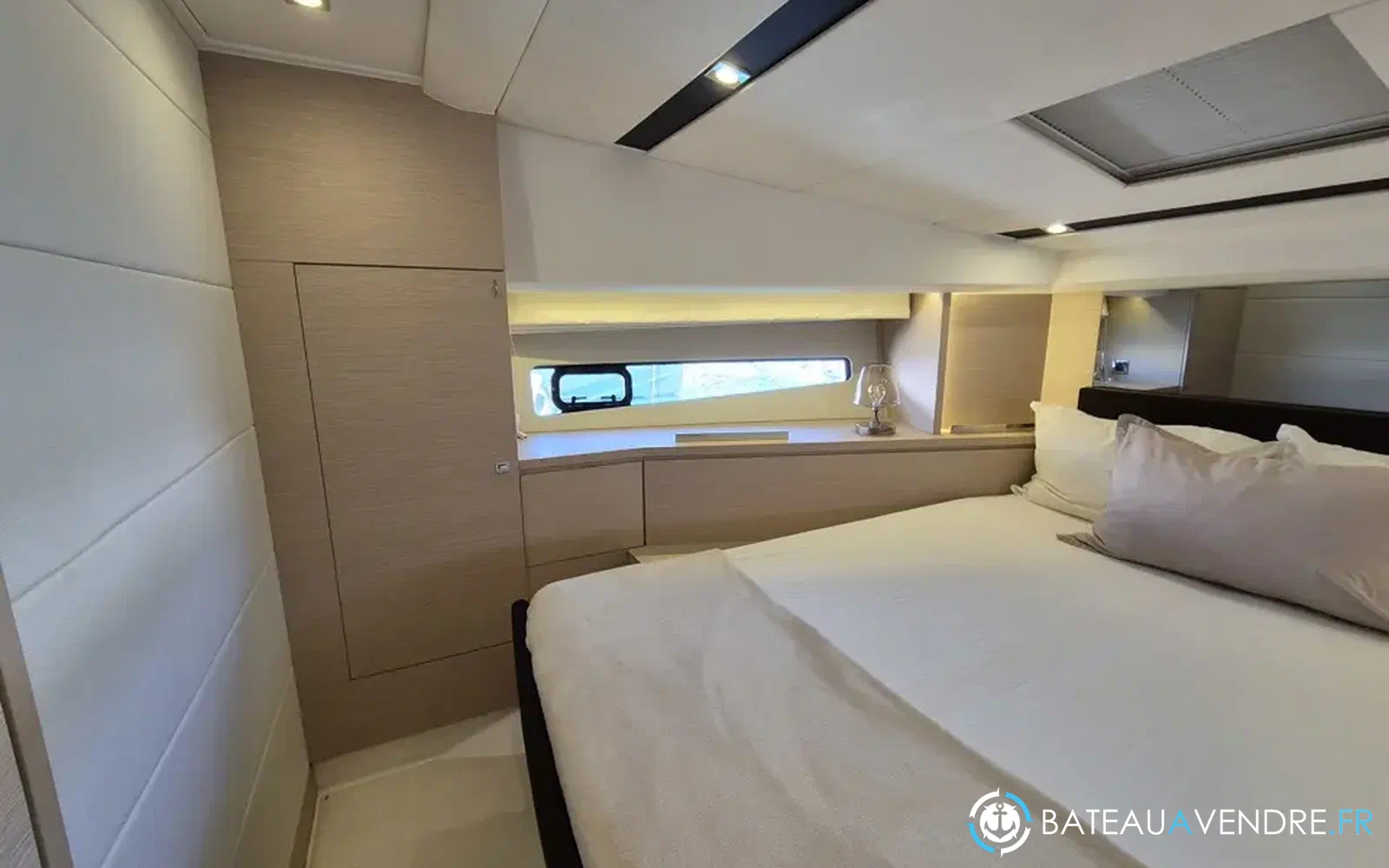 slider 6 Prestige Yachts 420 Fly