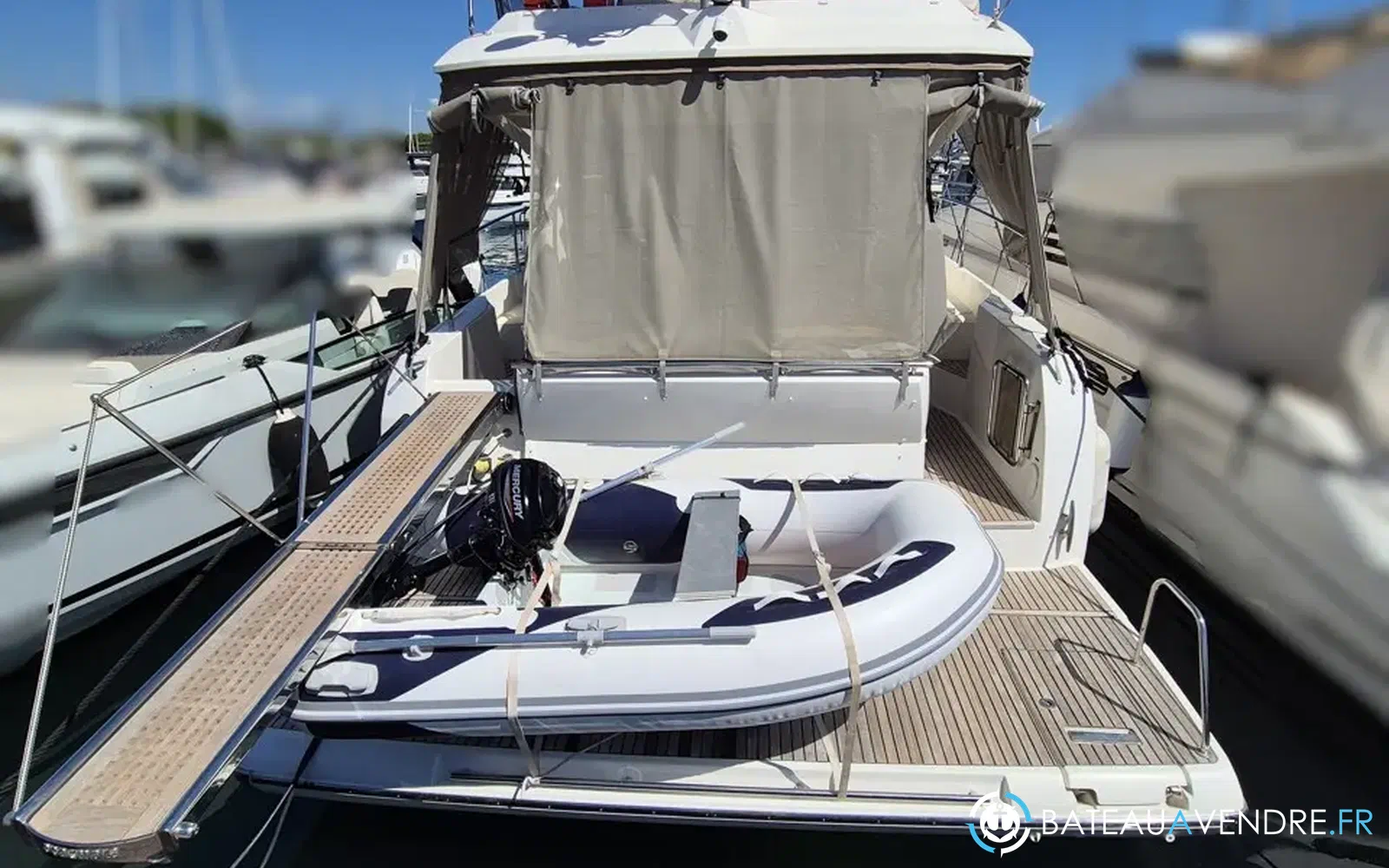 slider 7 Prestige Yachts 420 Fly