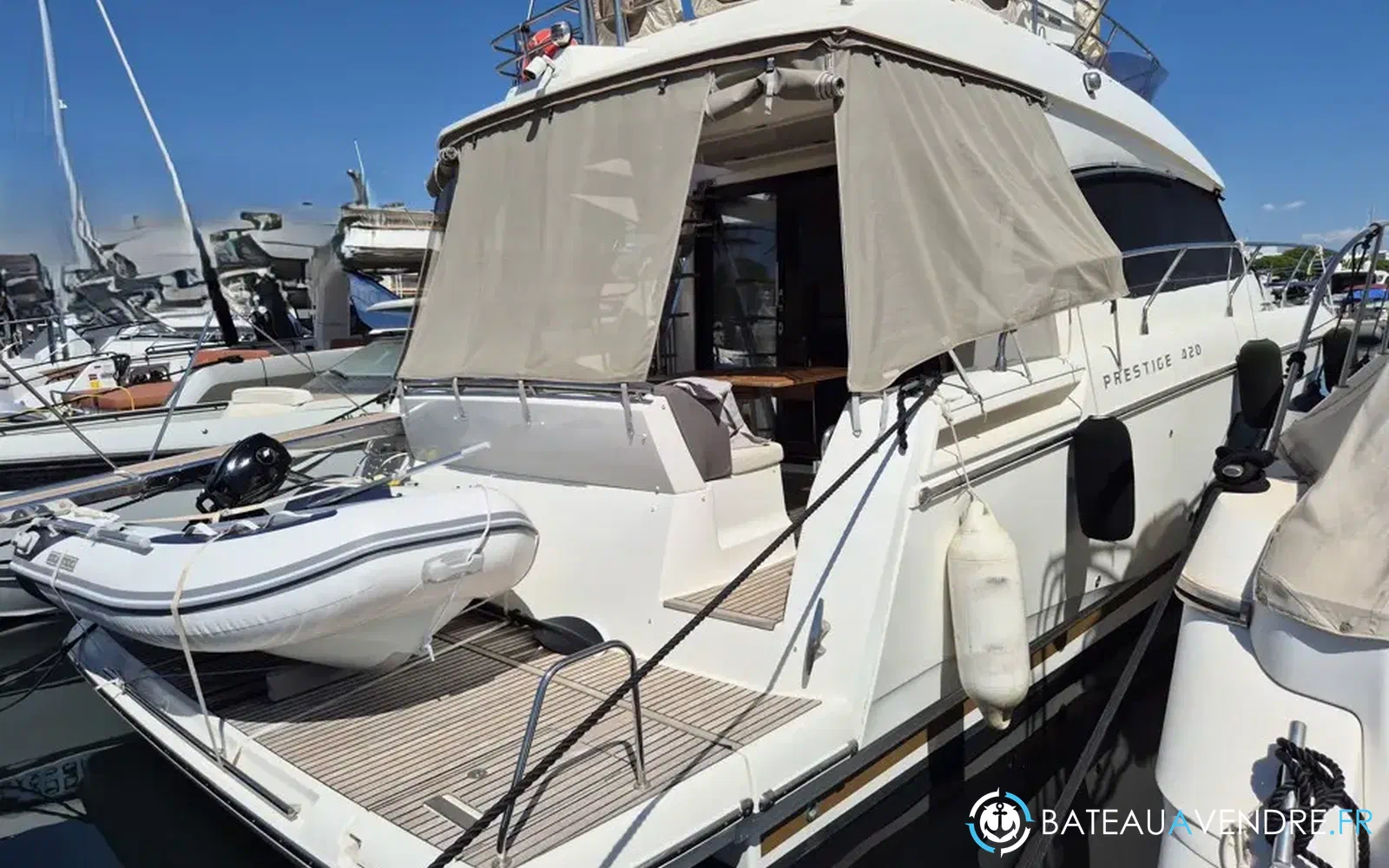 slider 8 Prestige Yachts 420 Fly