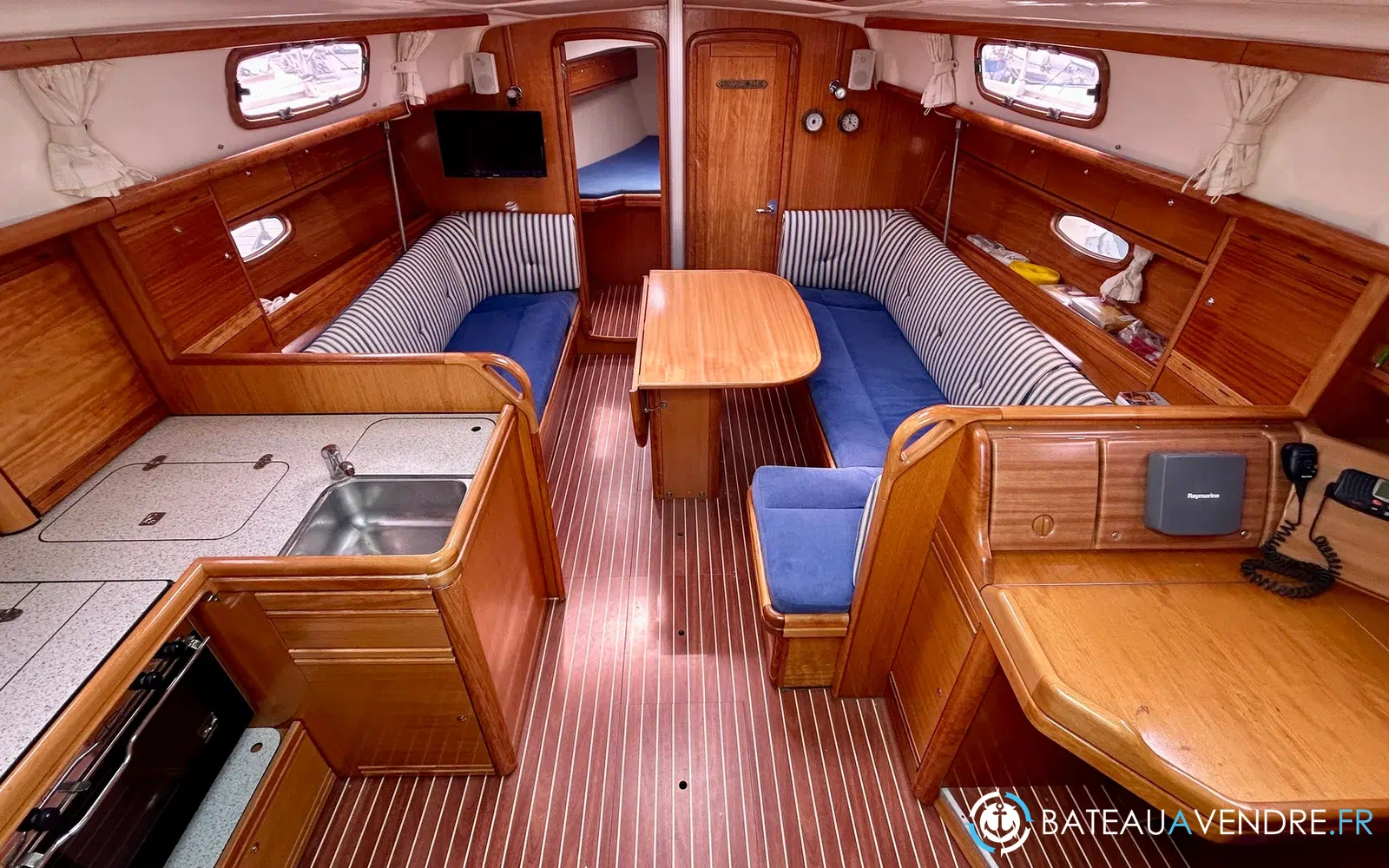 slider 2 Bavaria 37 Cruiser