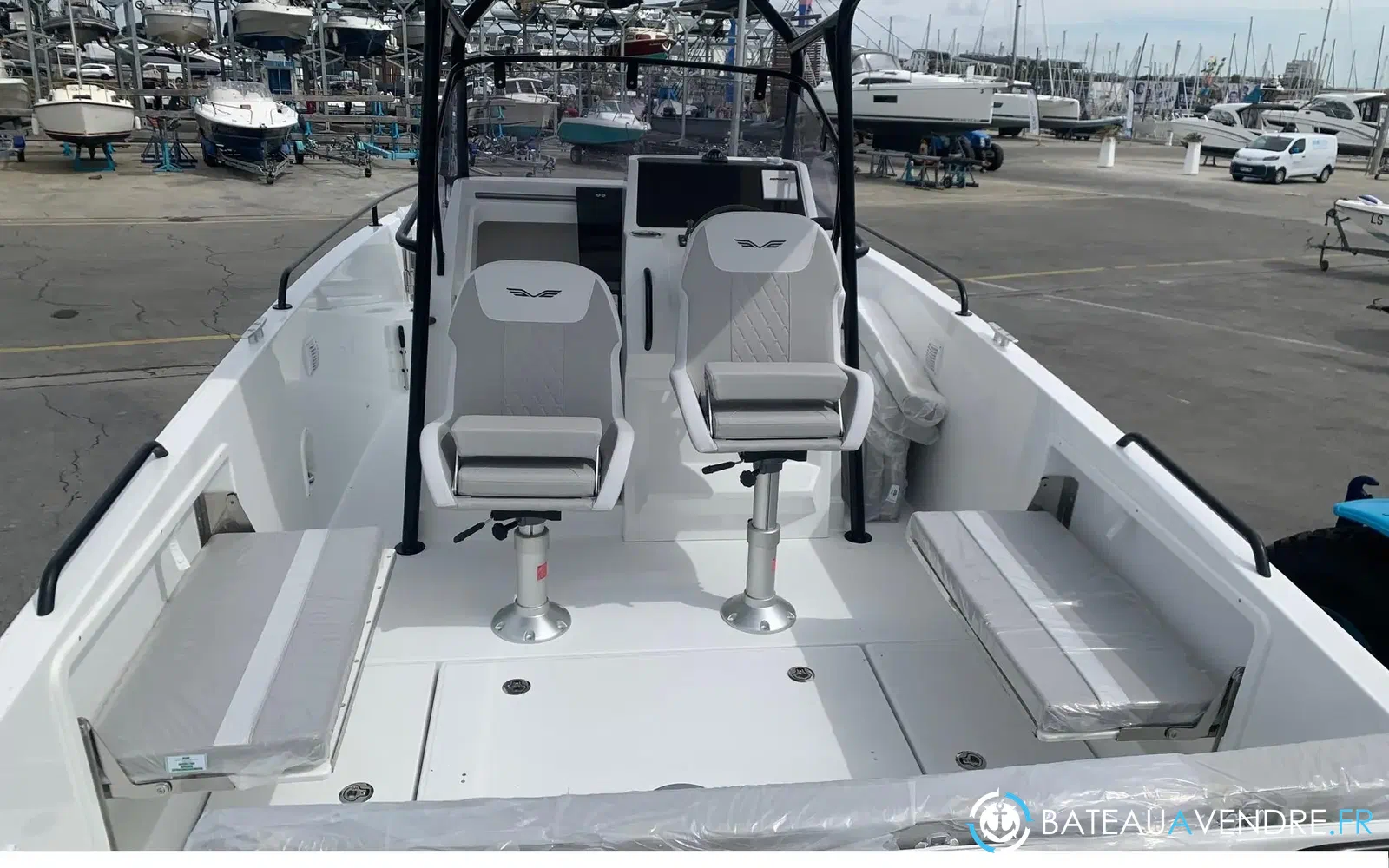 slider 7 Beneteau Flyer 8 SPACEdeck V2