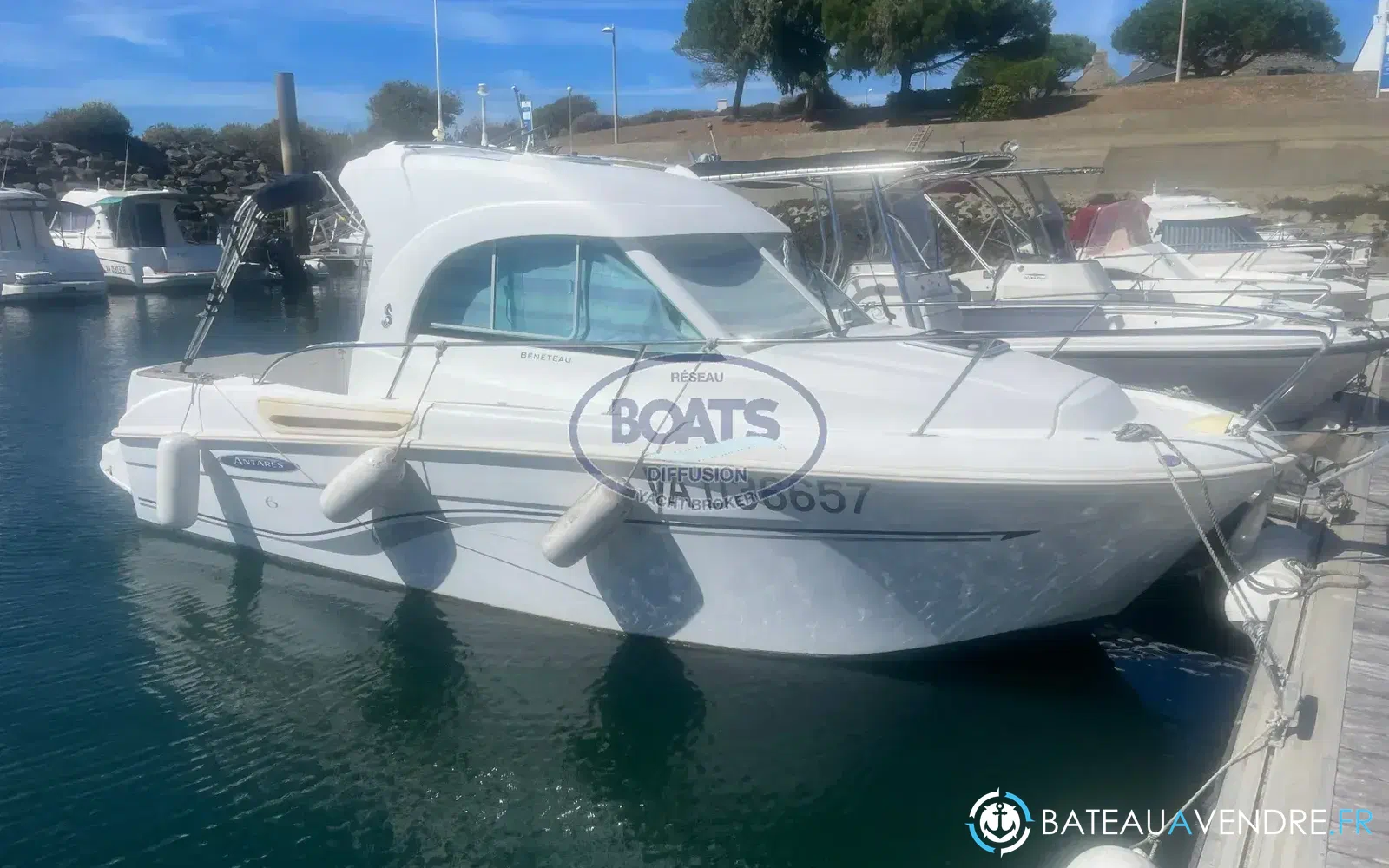 slider 4 Beneteau Antares 6