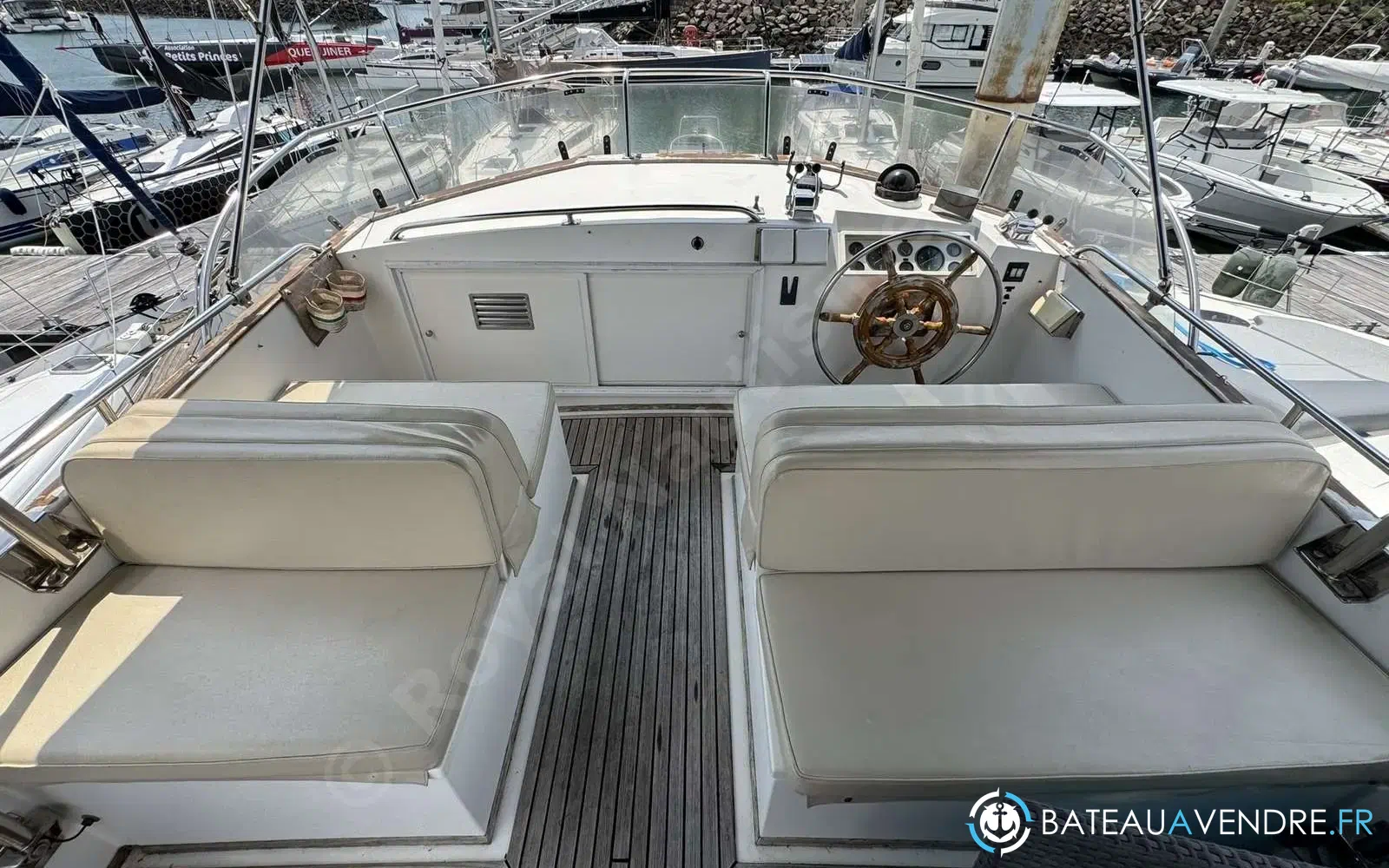 slider 11 American Marine Grand Banks 42