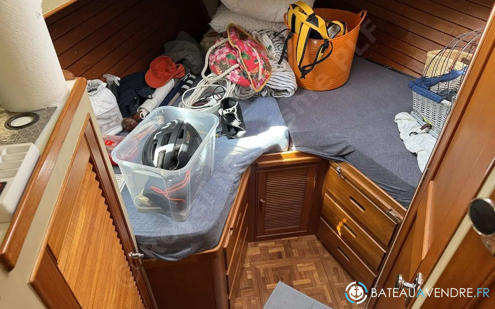 slider 16 American Marine Grand Banks 42