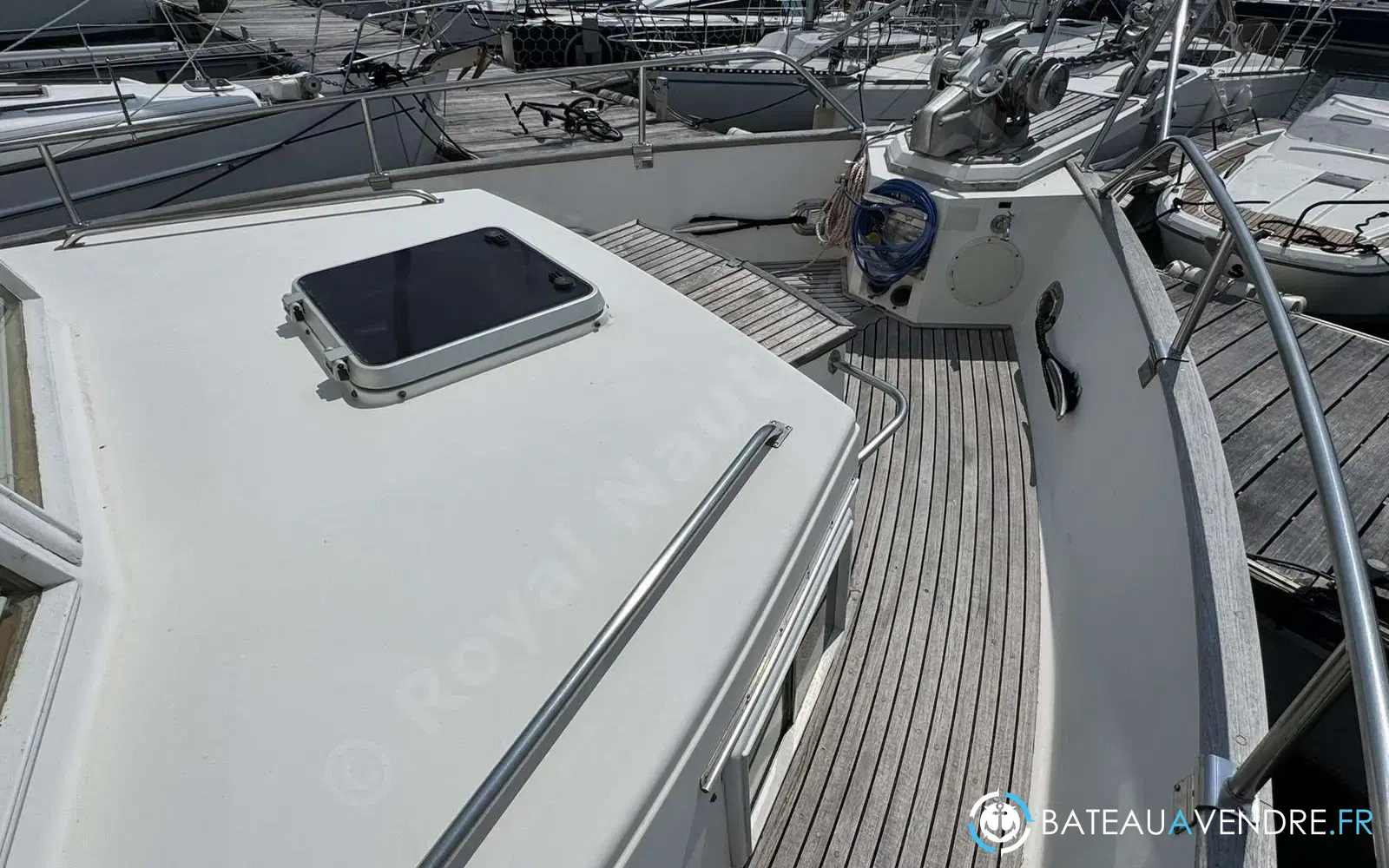 slider 4 American Marine Grand Banks 42