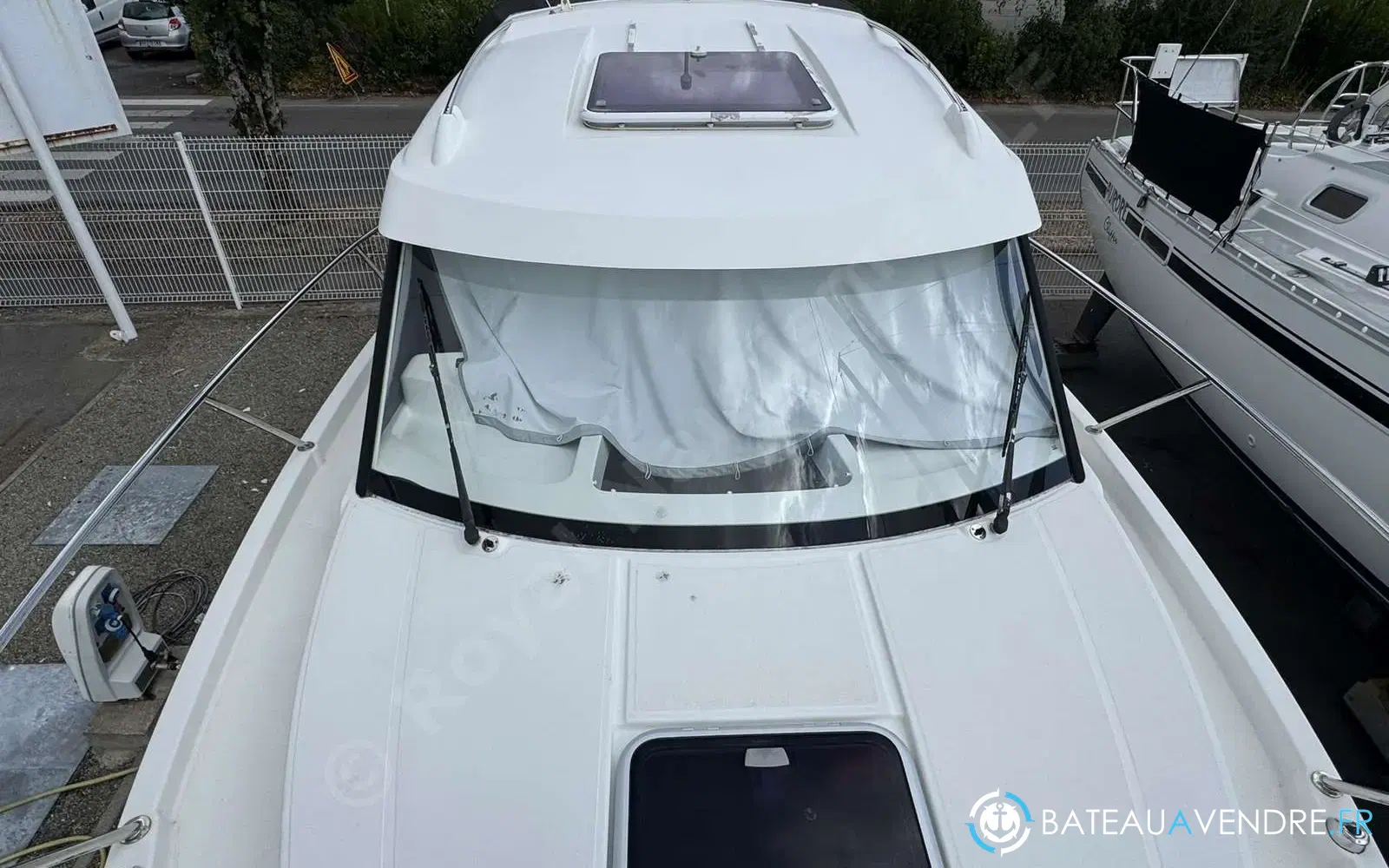 slider 13 Beneteau Antares 8 OB