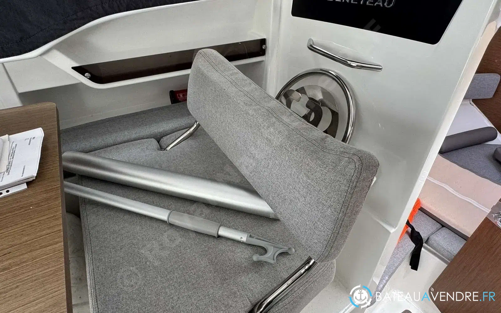 slider 18 Beneteau Antares 8 OB