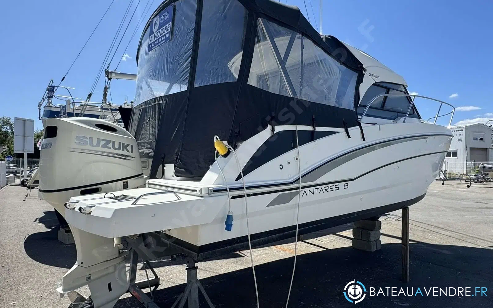 slider 3 Beneteau Antares 8 OB