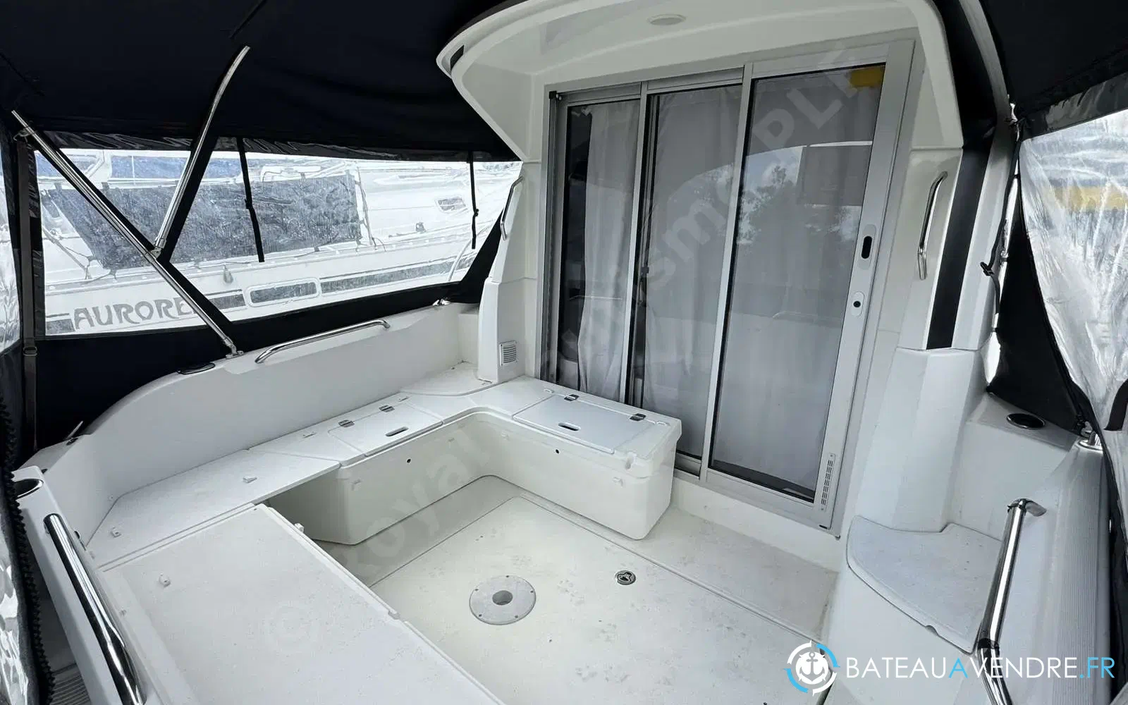 slider 8 Beneteau Antares 8 OB