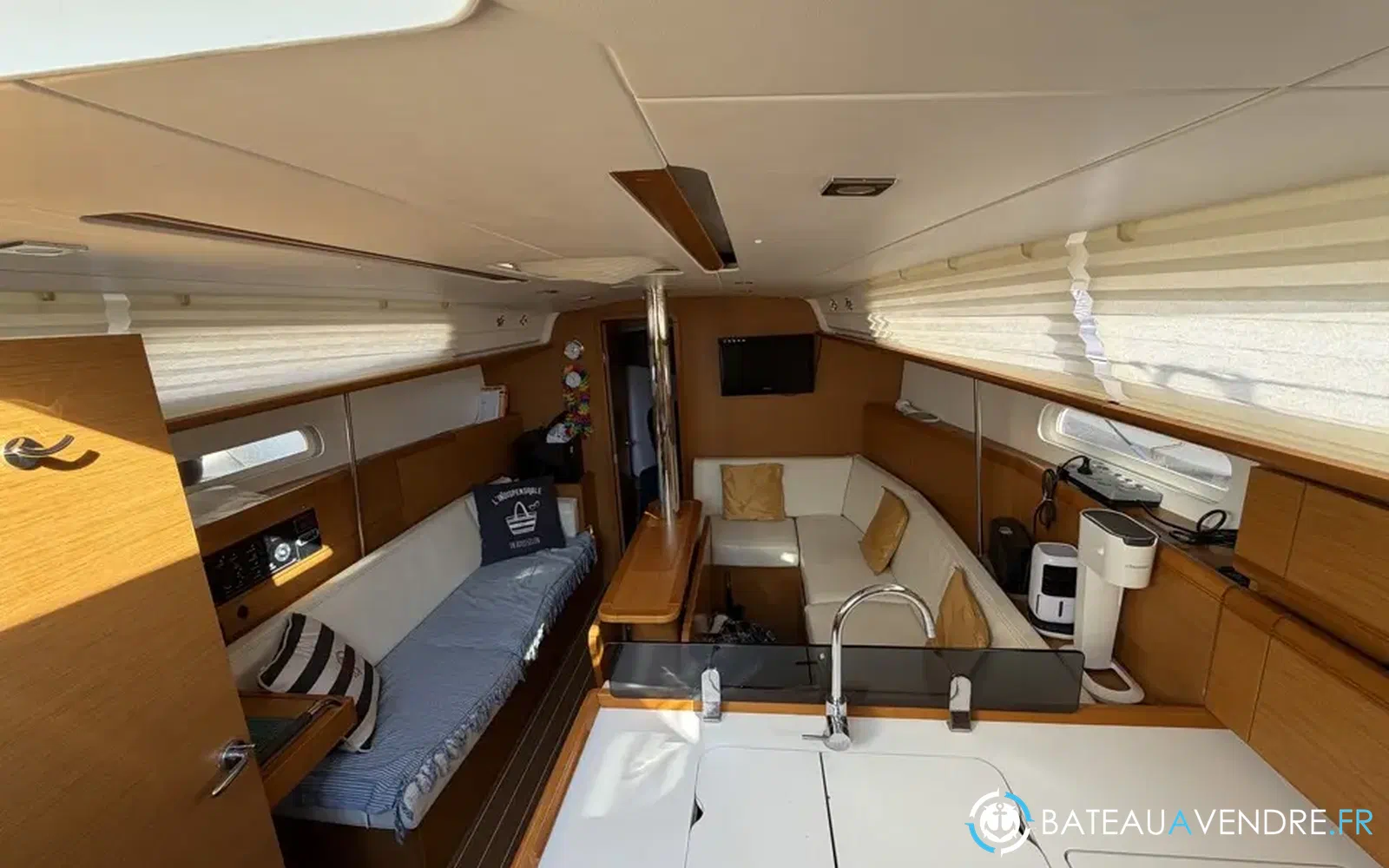 slider 19 Jeanneau Sun Odyssey 379