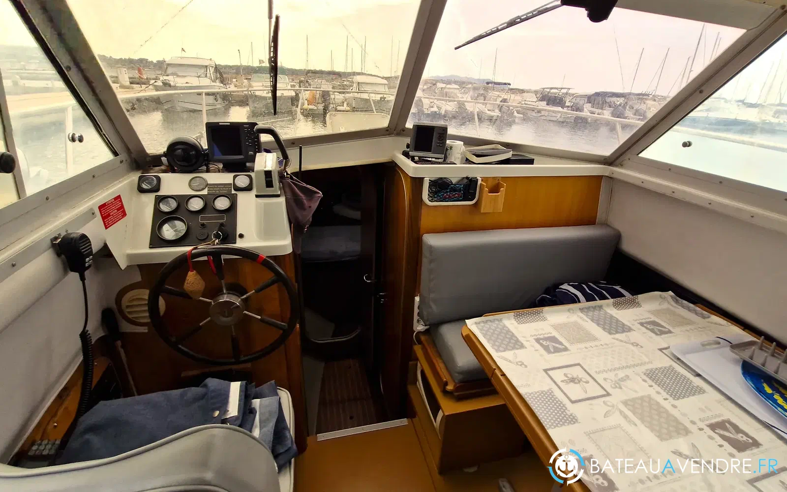slider 9 Beneteau Antares 800