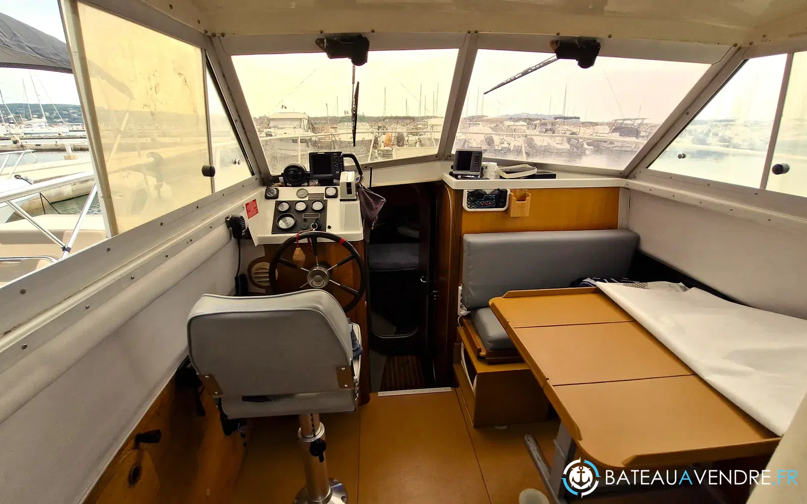 slider 3 Beneteau Antares 800